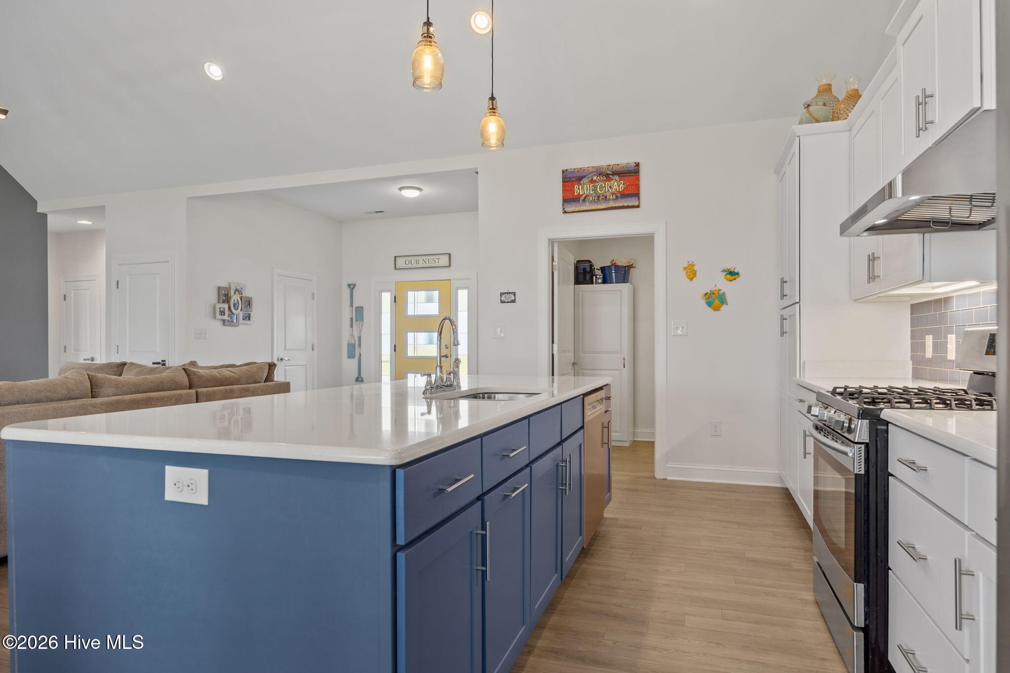 168 W Royal Way Property Photo 10