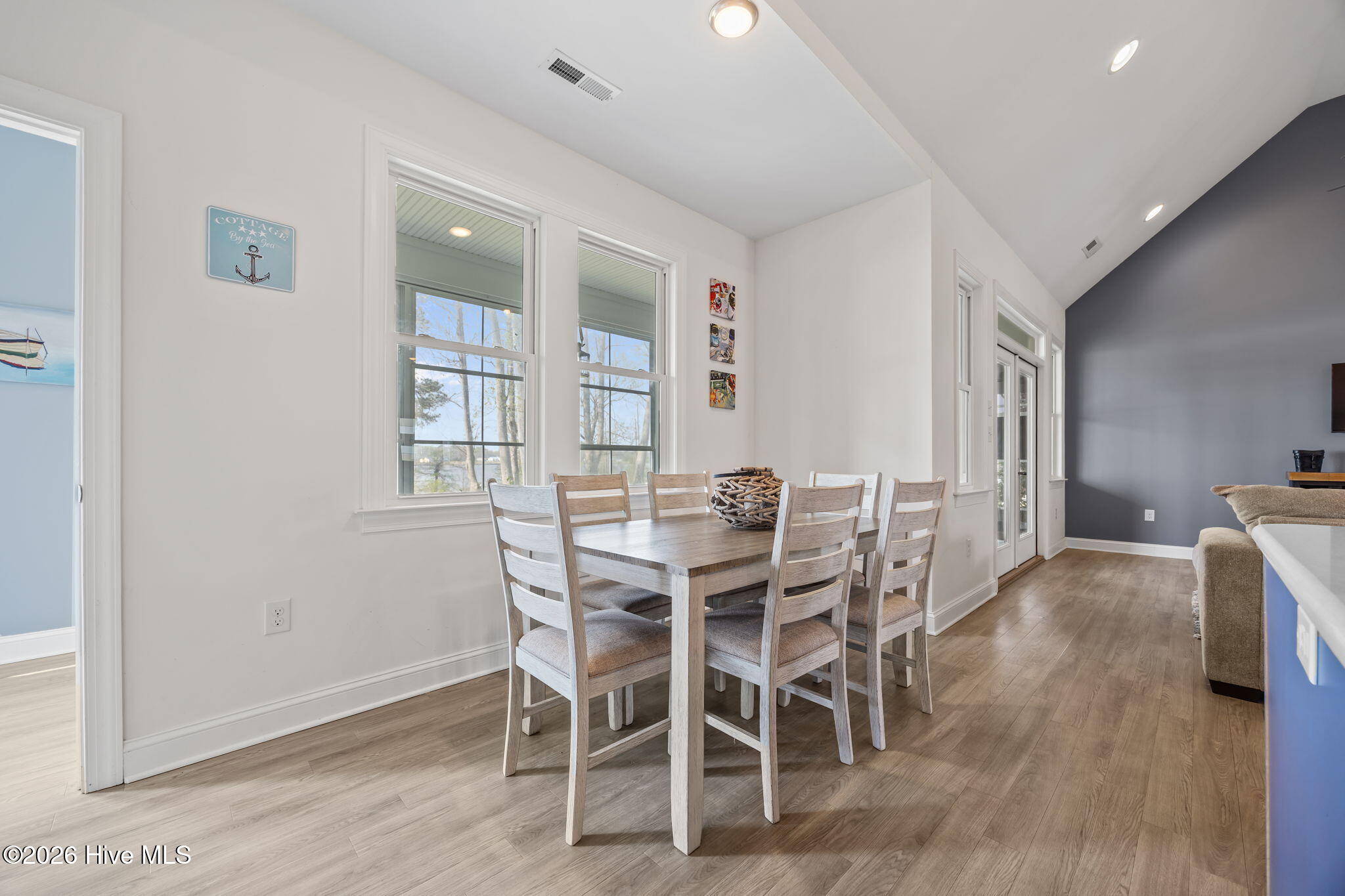 168 W Royal Way Property Photo 13