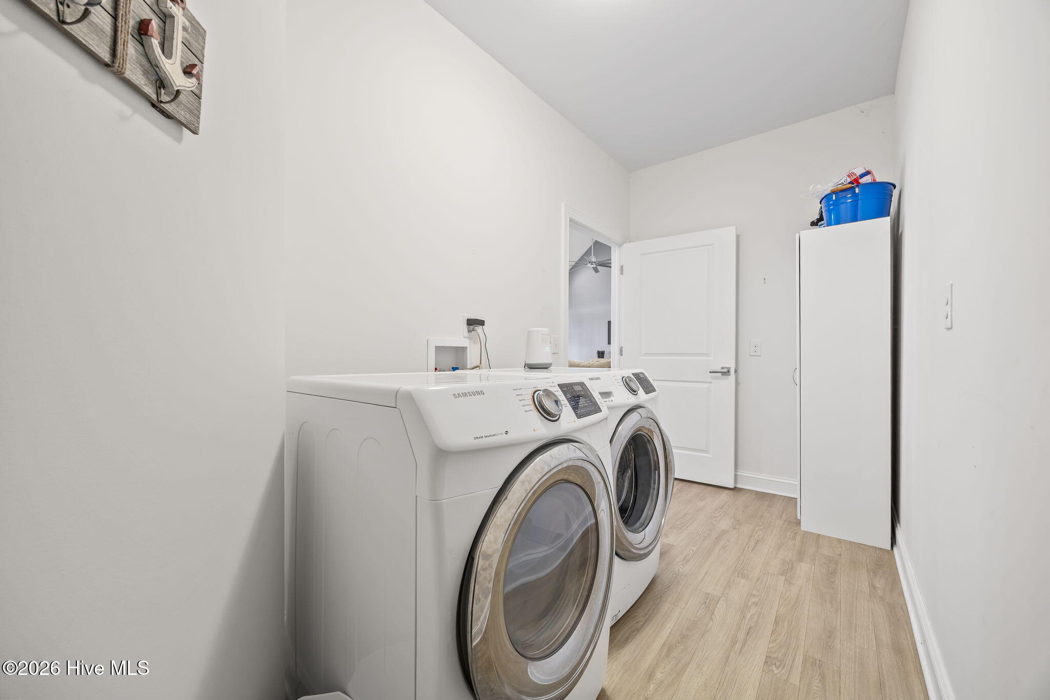 168 W Royal Way Property Photo 16