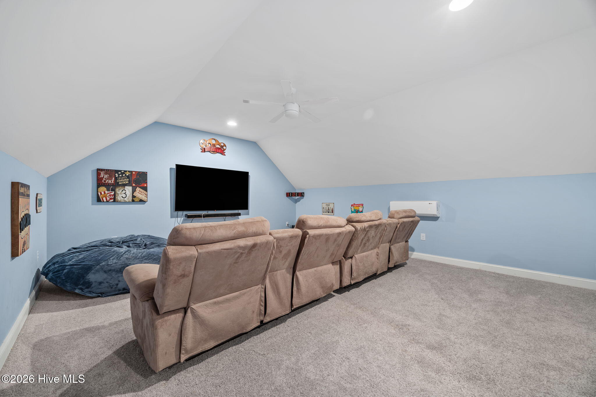 168 W Royal Way Property Photo 27
