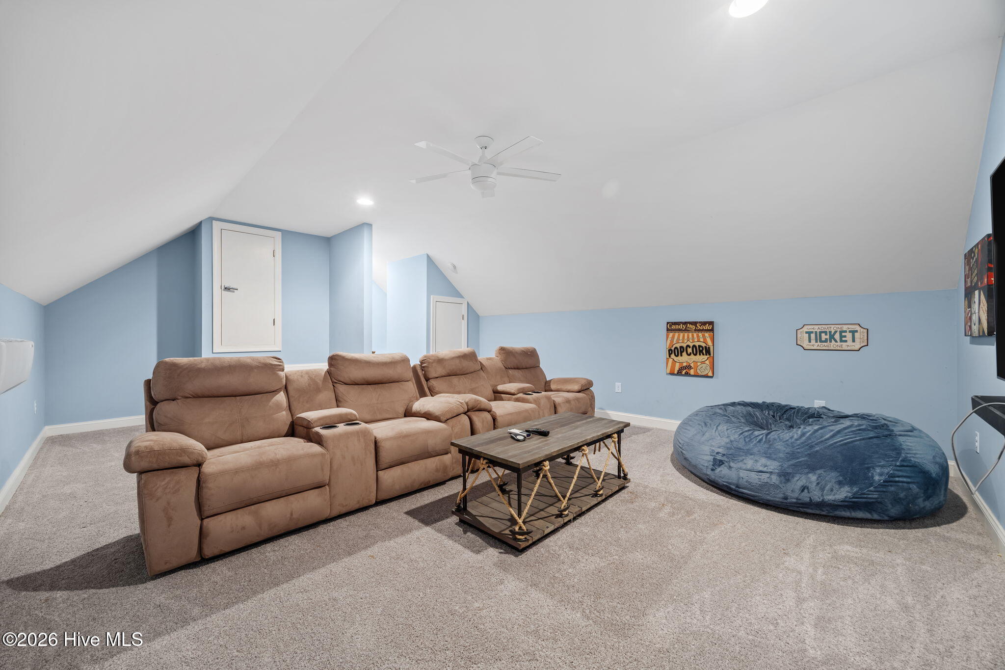 168 W Royal Way Property Photo 28