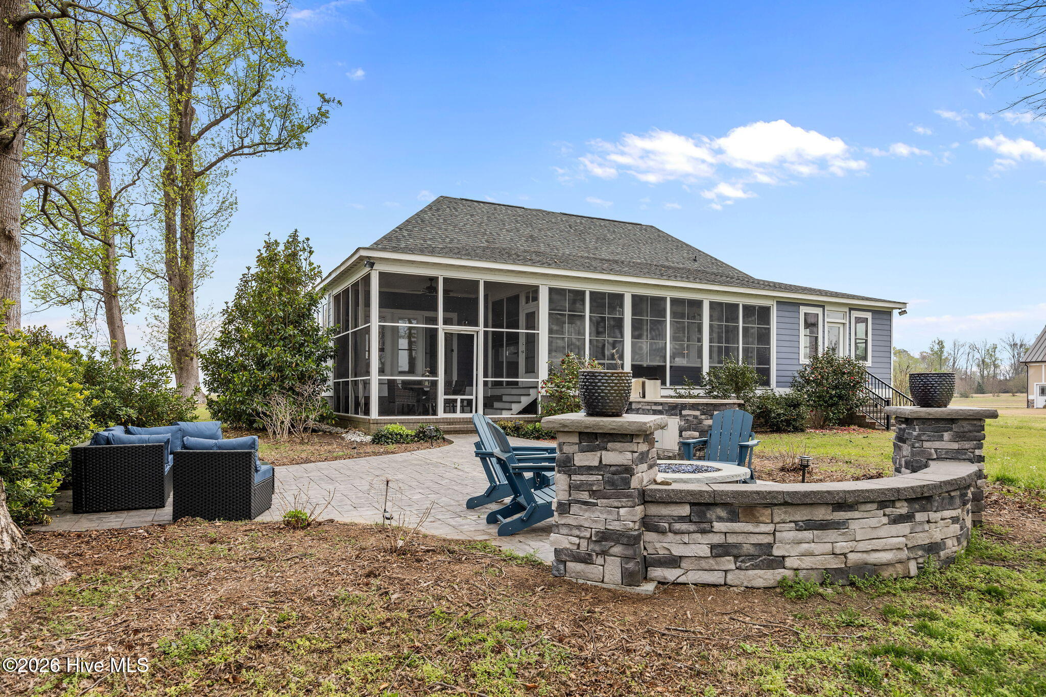 168 W Royal Way Property Photo 45