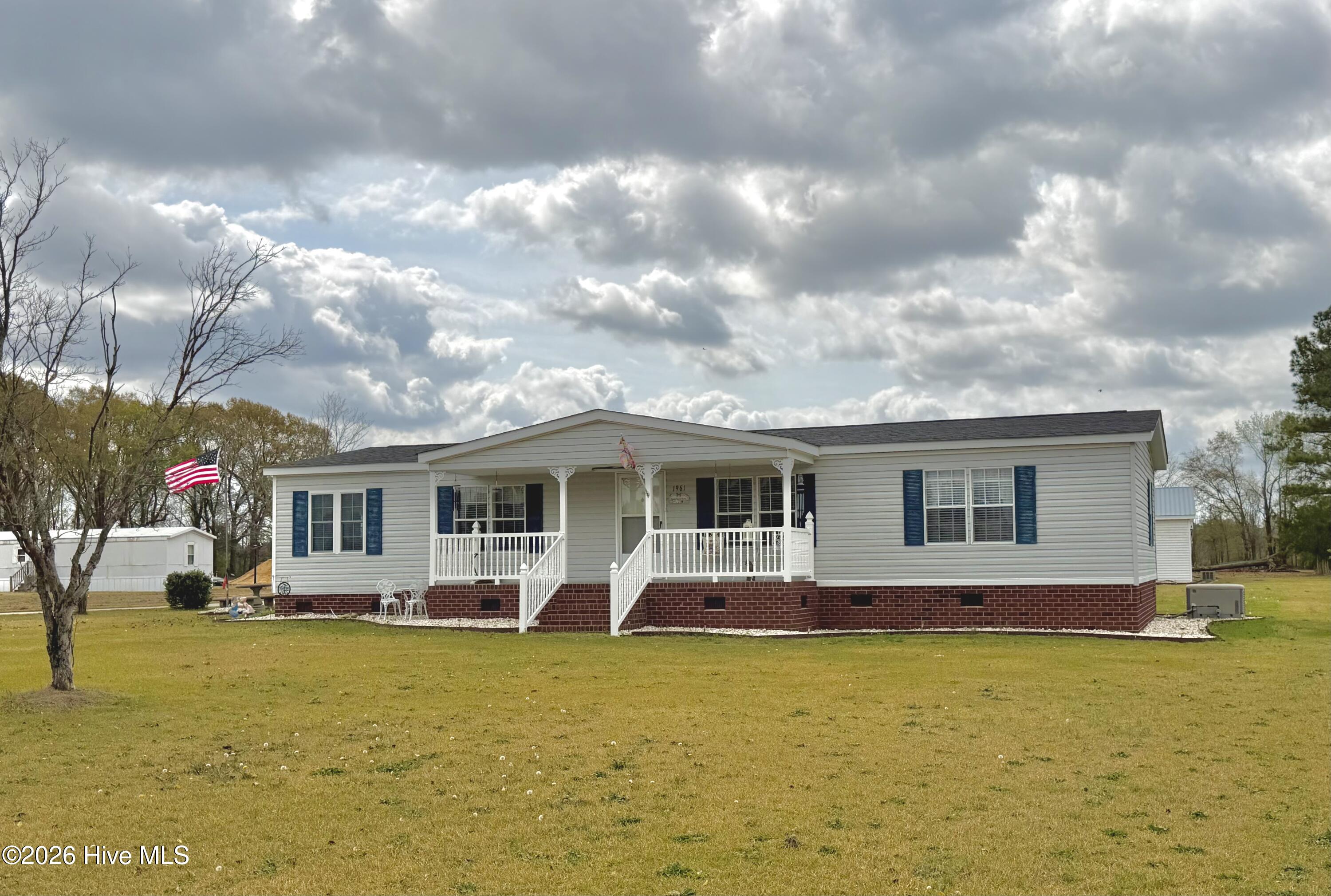 1961 Becton Farm Road Property Photo 3