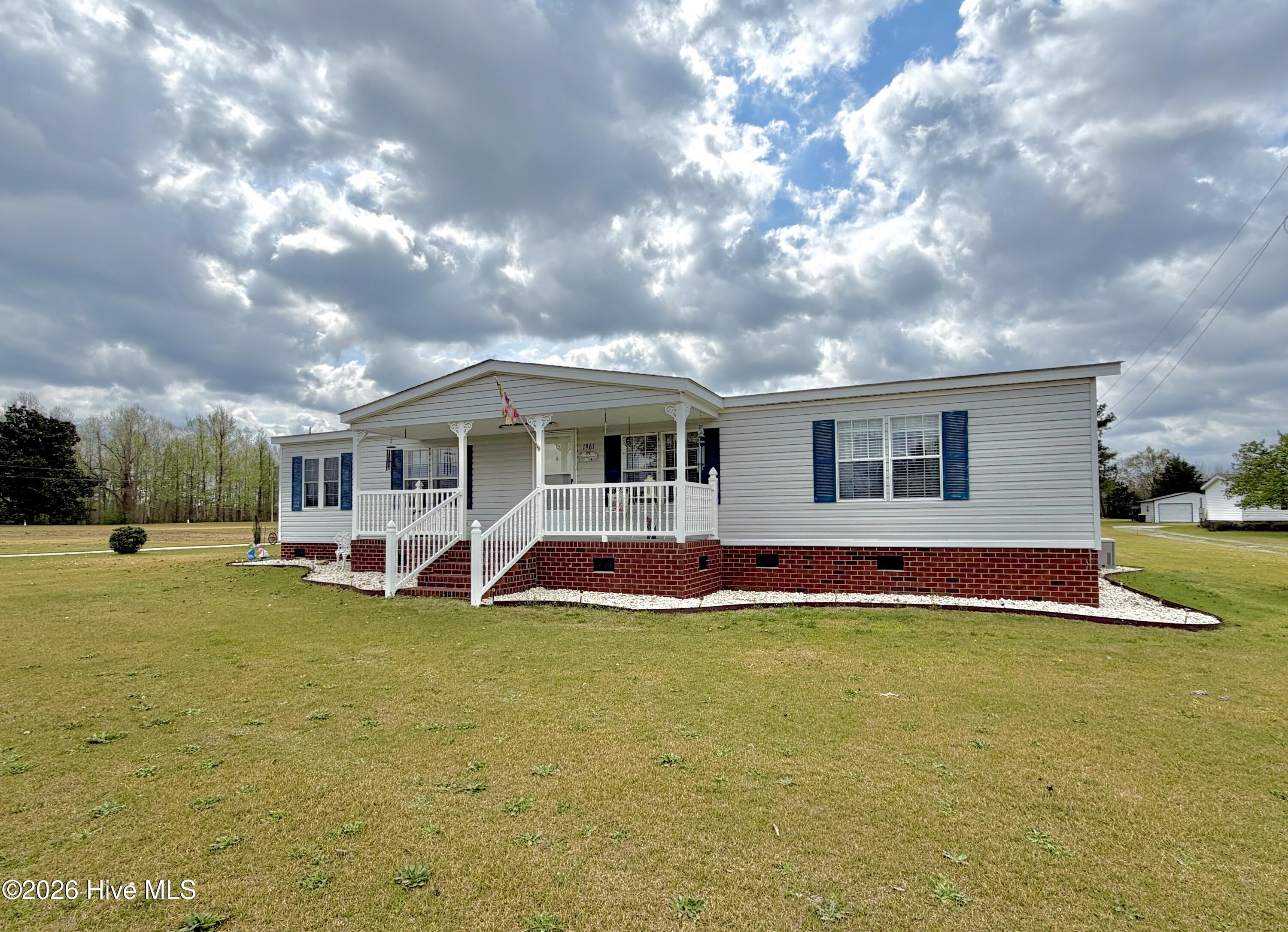 1961 Becton Farm Road Property Photo 5