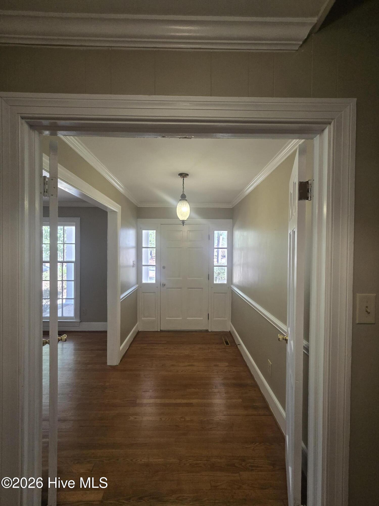 701 S Broad Street Property Photo 13