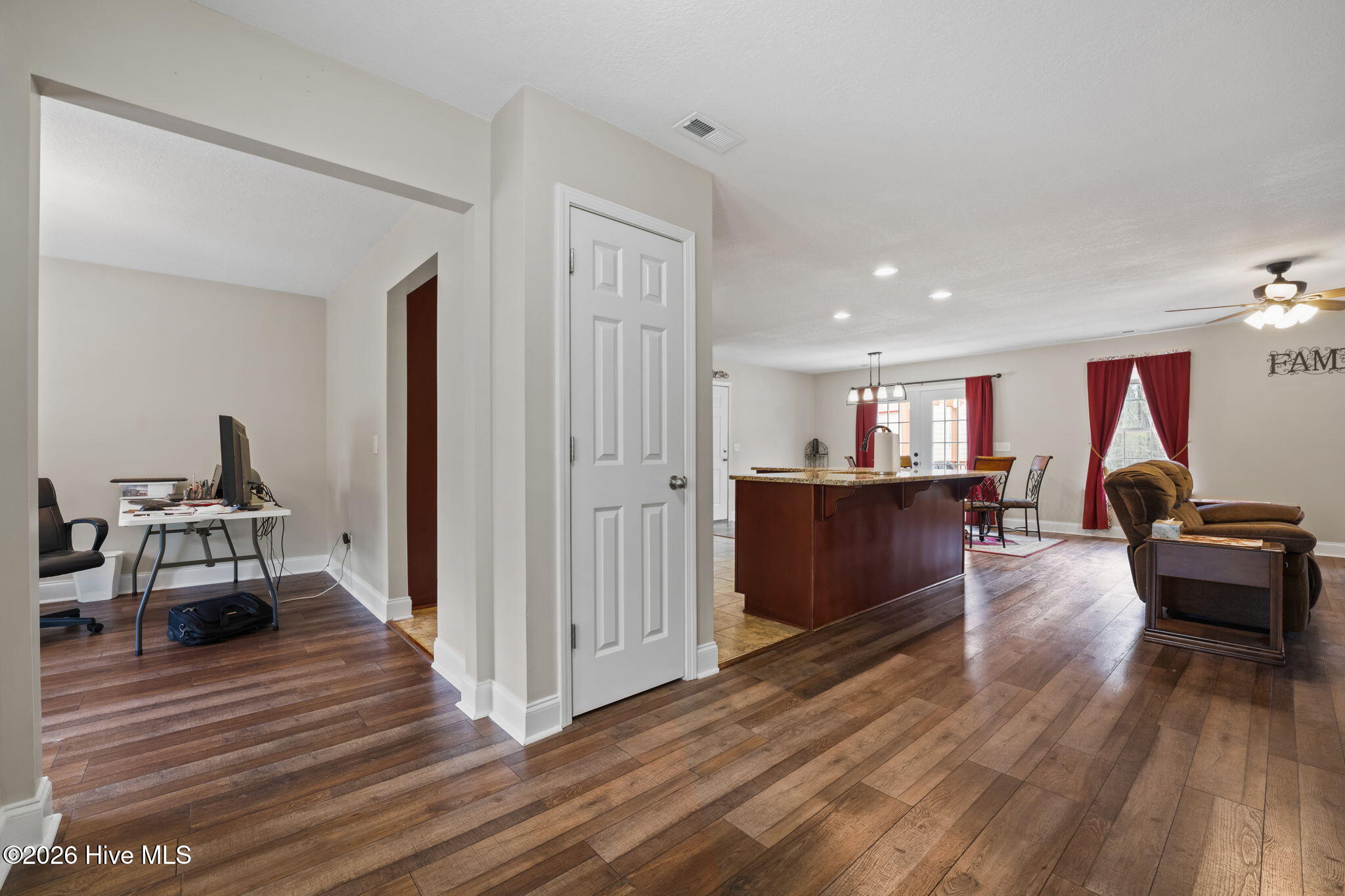 26708 Aberdeen Road Property Photo 6