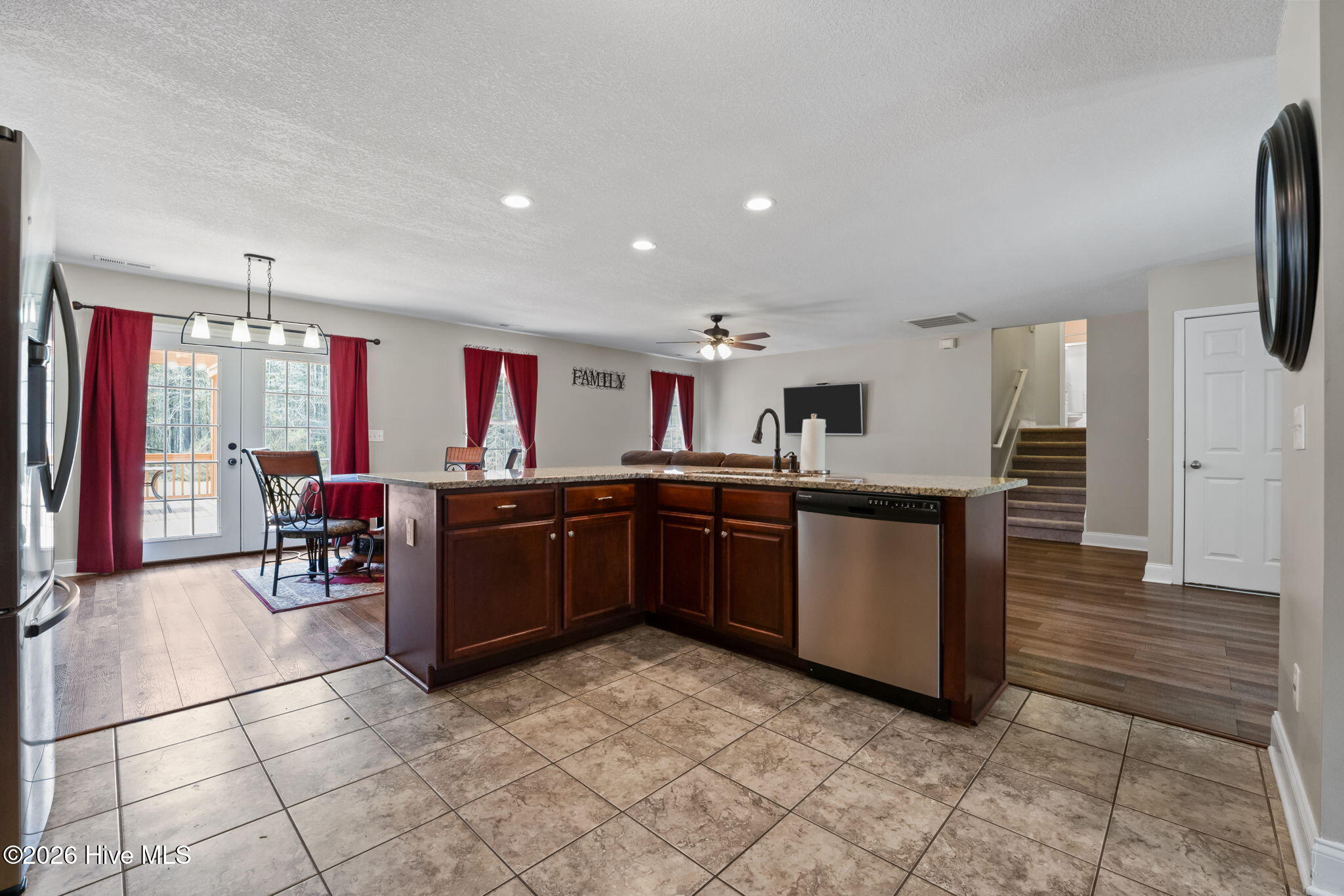 26708 Aberdeen Road Property Photo 8