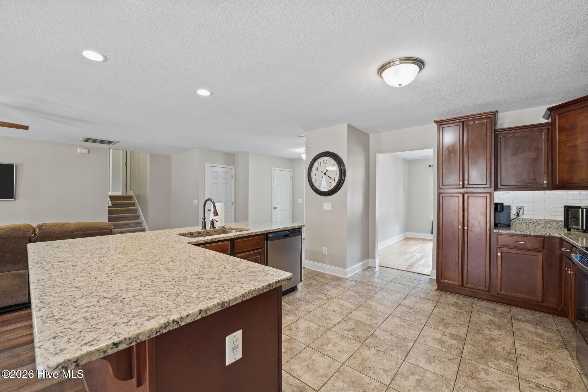 26708 Aberdeen Road Property Photo 9