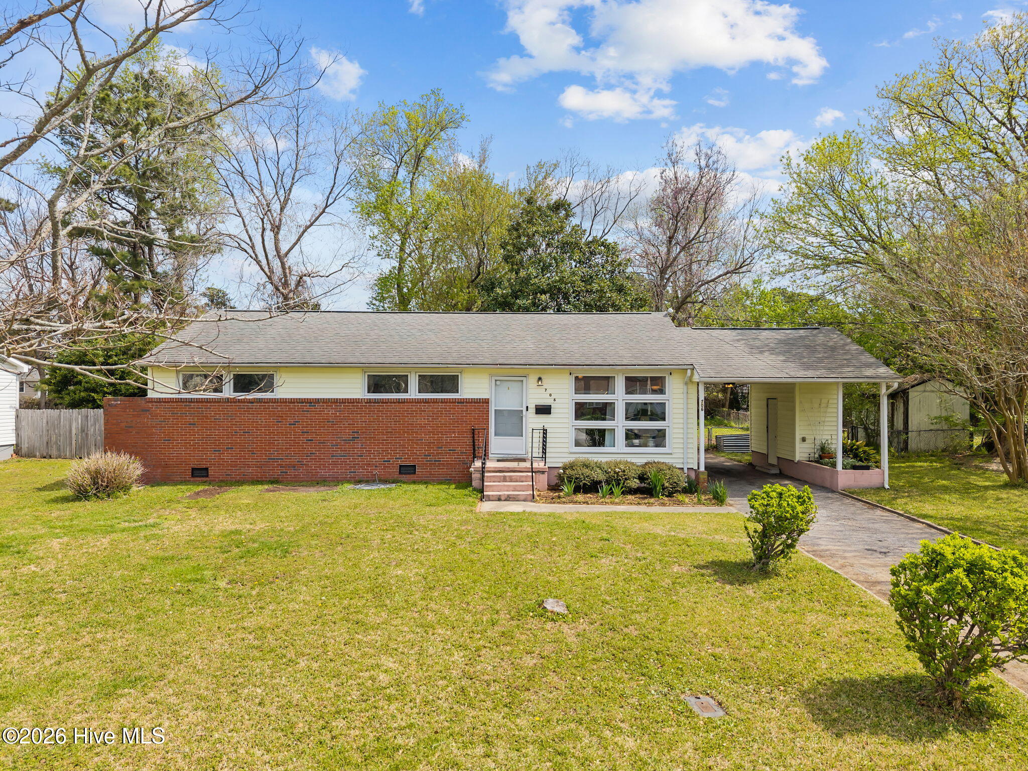 706 Vernon Drive Property Photo 1