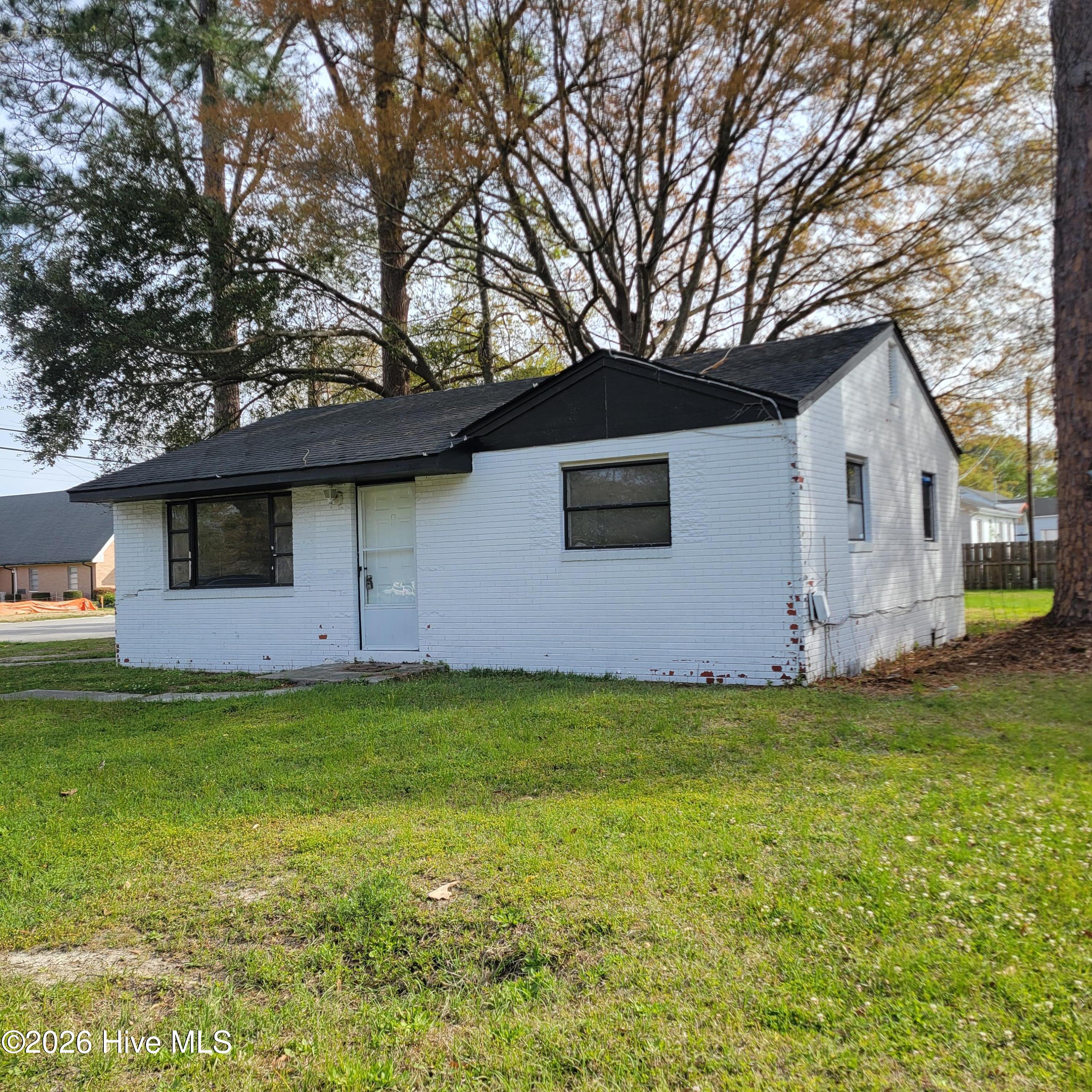 200 S Smith Street Property Photo 1
