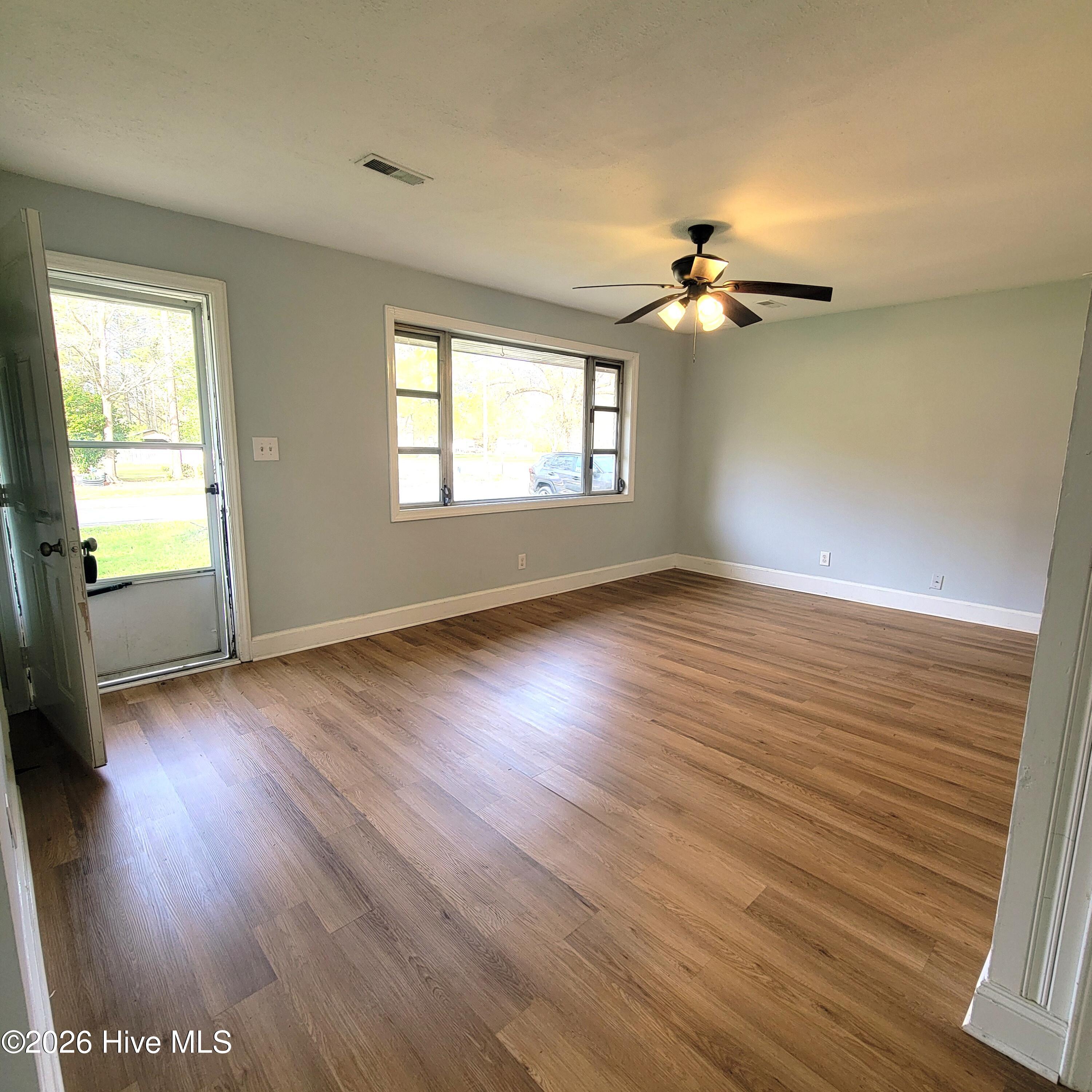 200 S Smith Street Property Photo 2