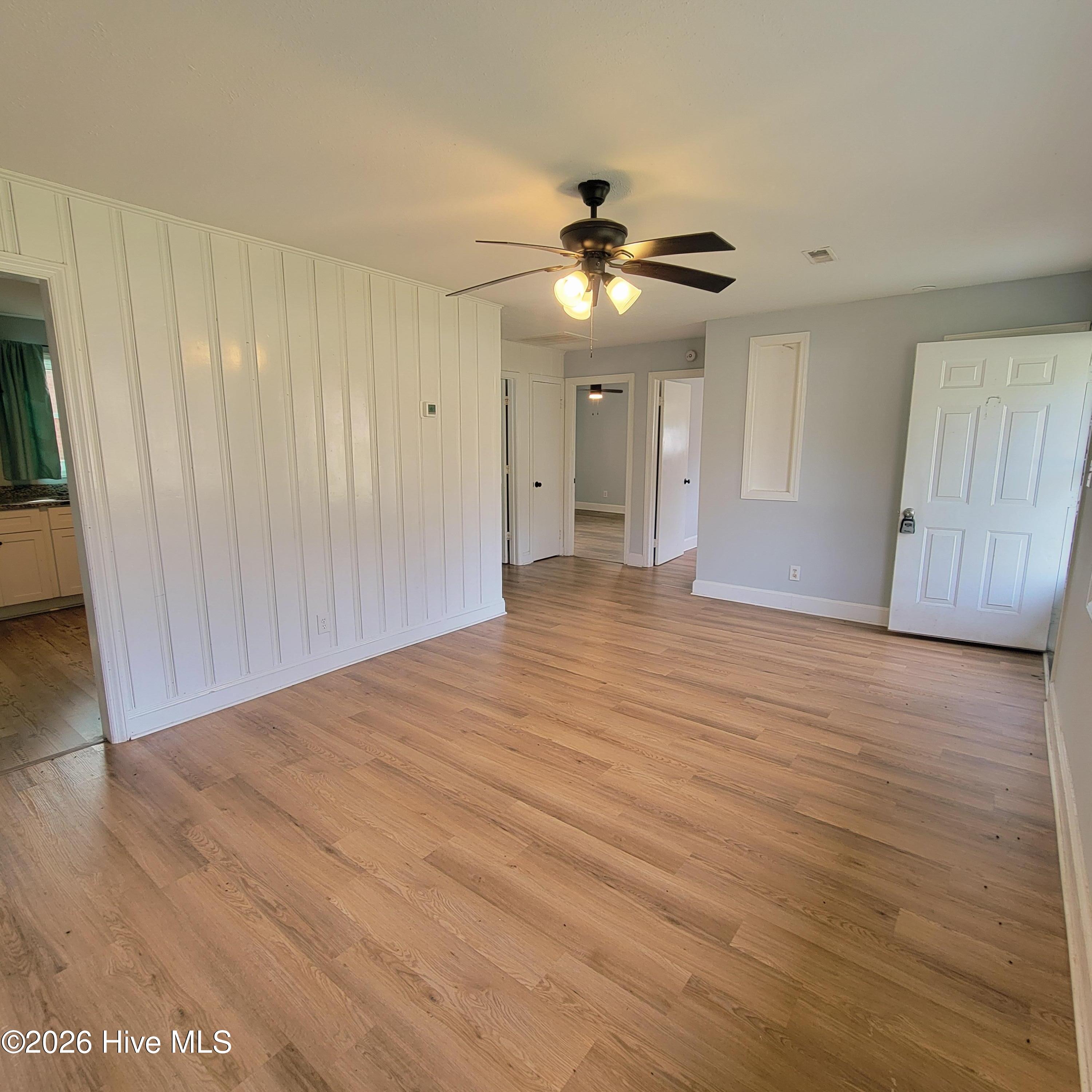 200 S Smith Street Property Photo 3