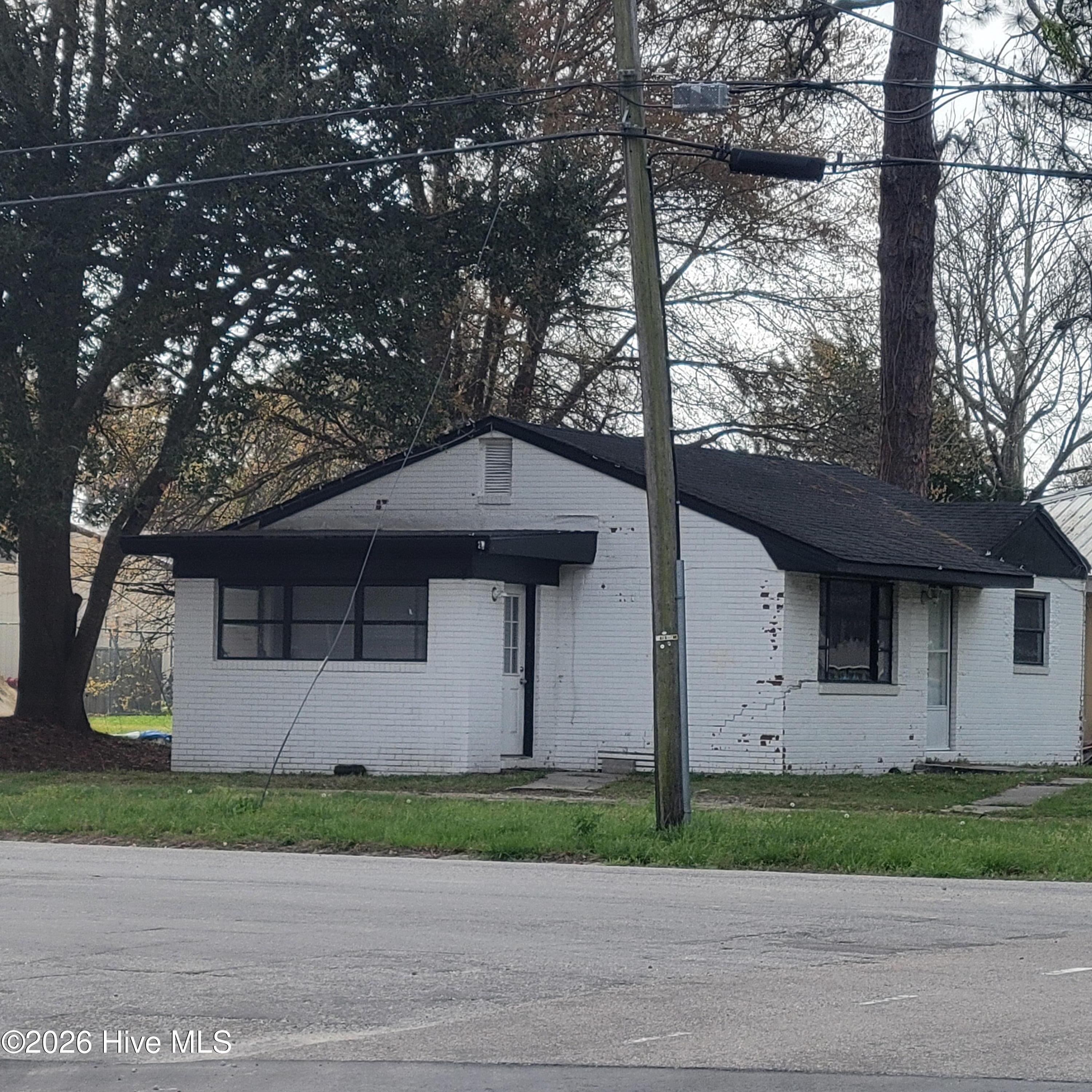 200 S Smith Street Property Photo 13
