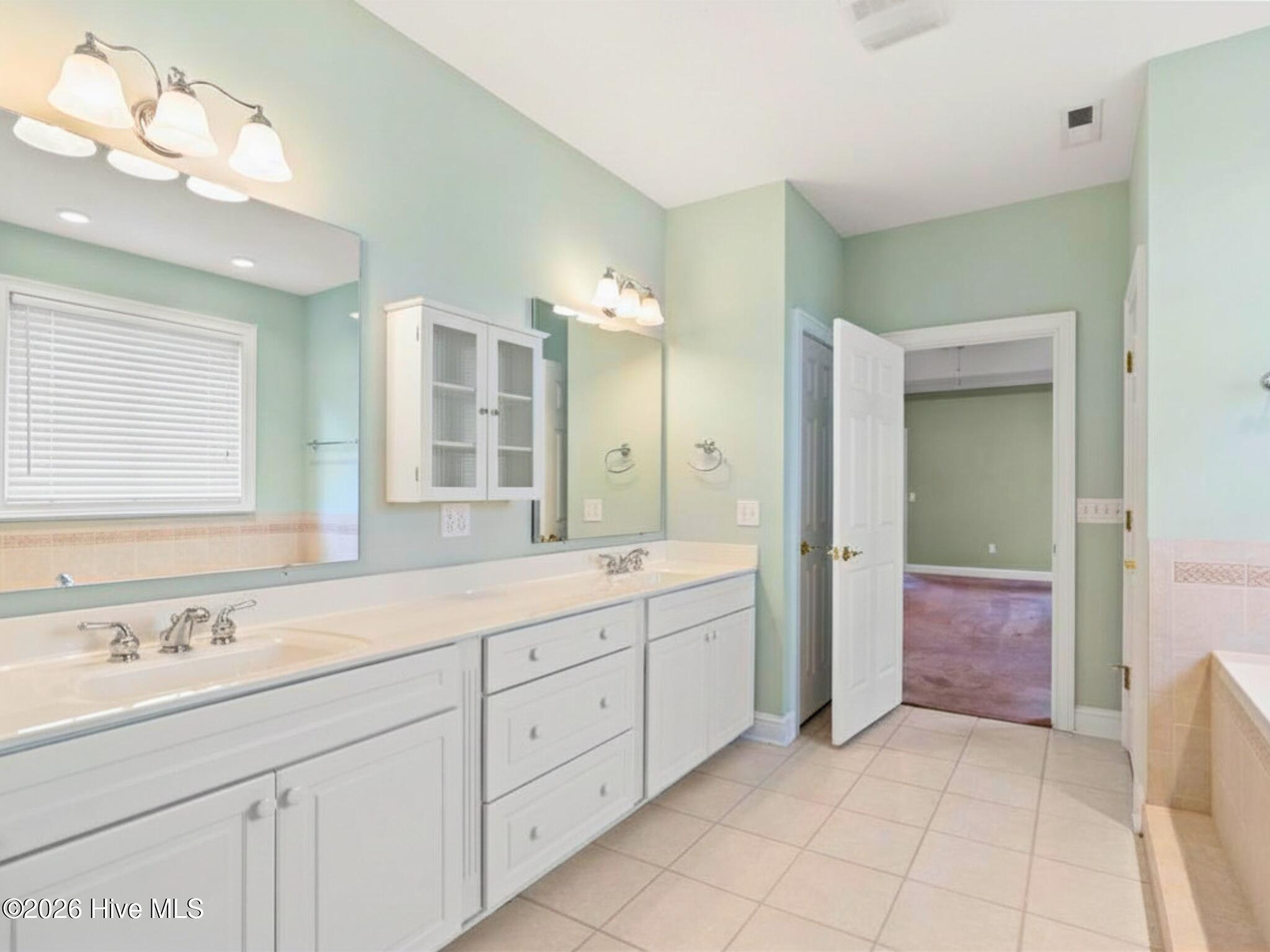 502 Tradewind Court Property Photo 17