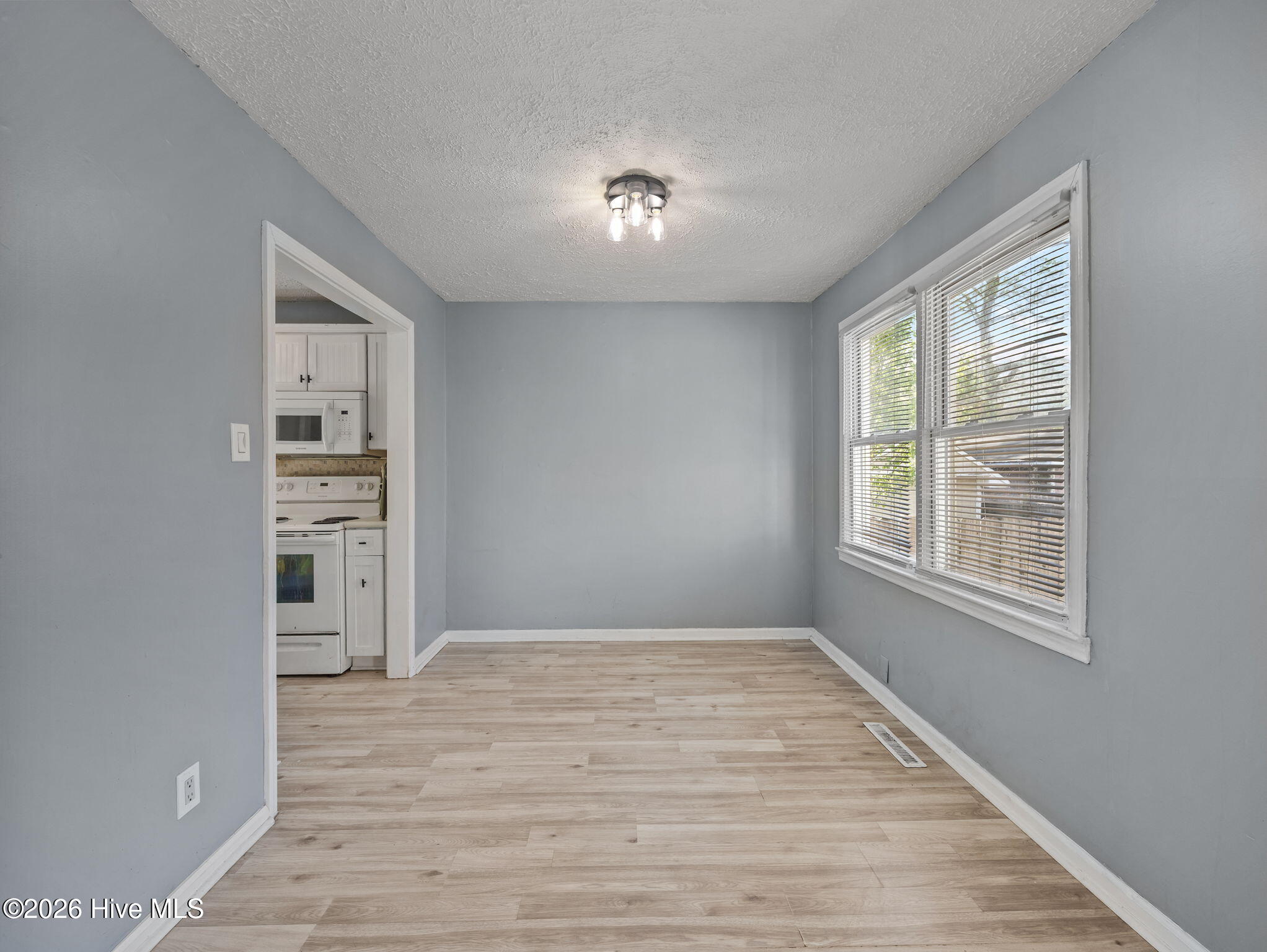 409 Jarman Street Property Photo 10