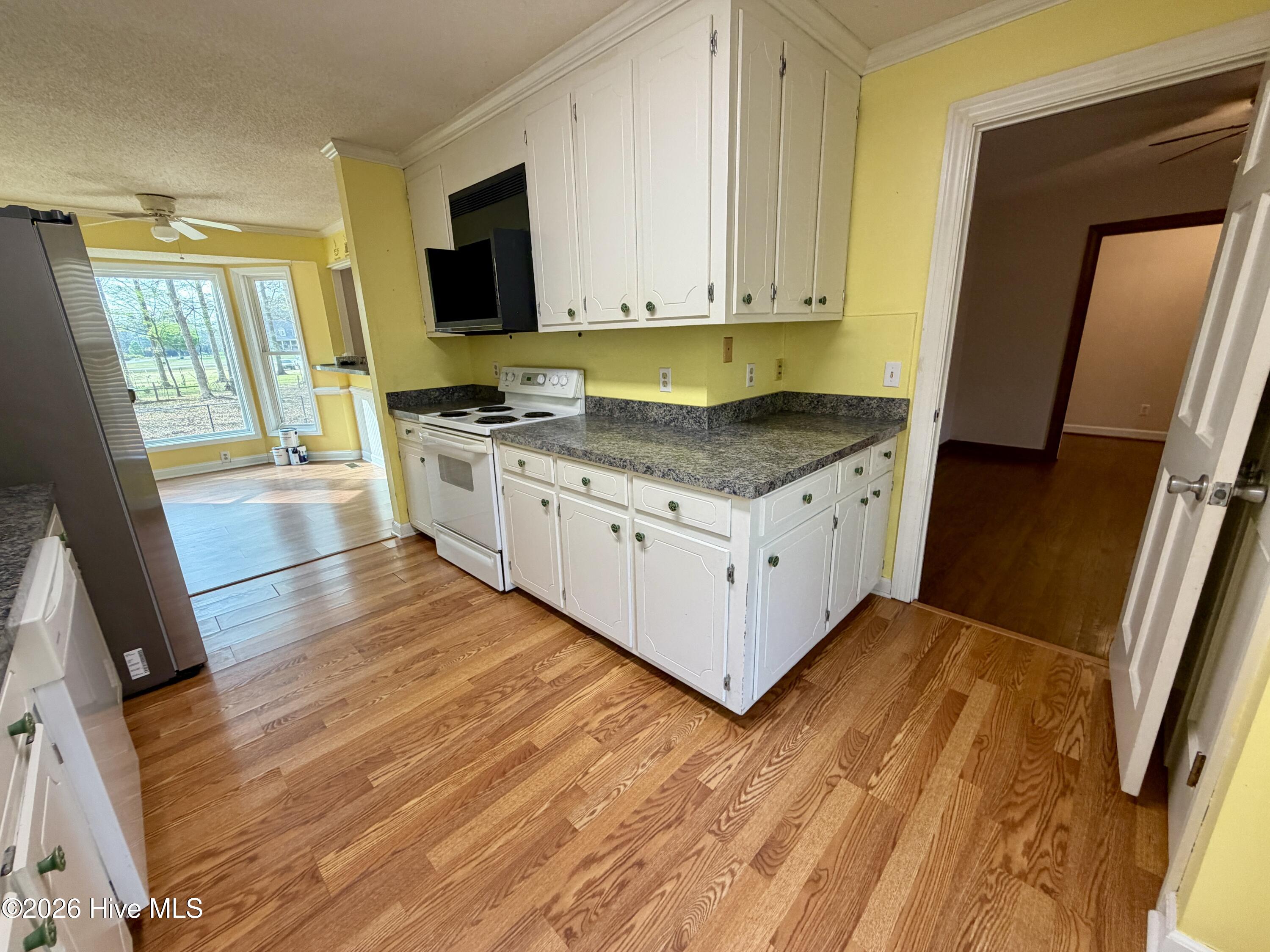 2454 Buckboard Trail Property Photo 20