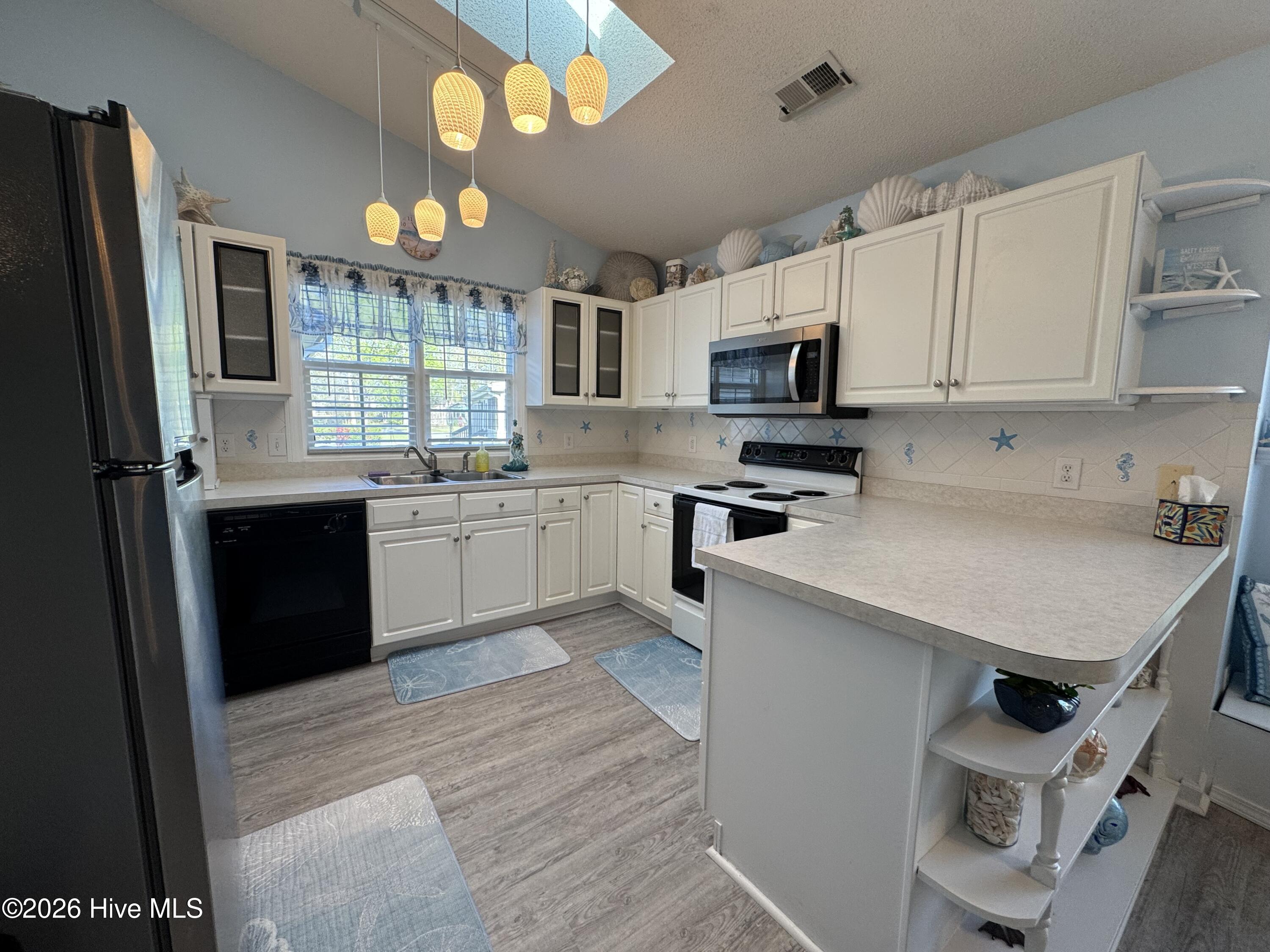 489 Pepper Breeze Avenue Sw Property Photo 9