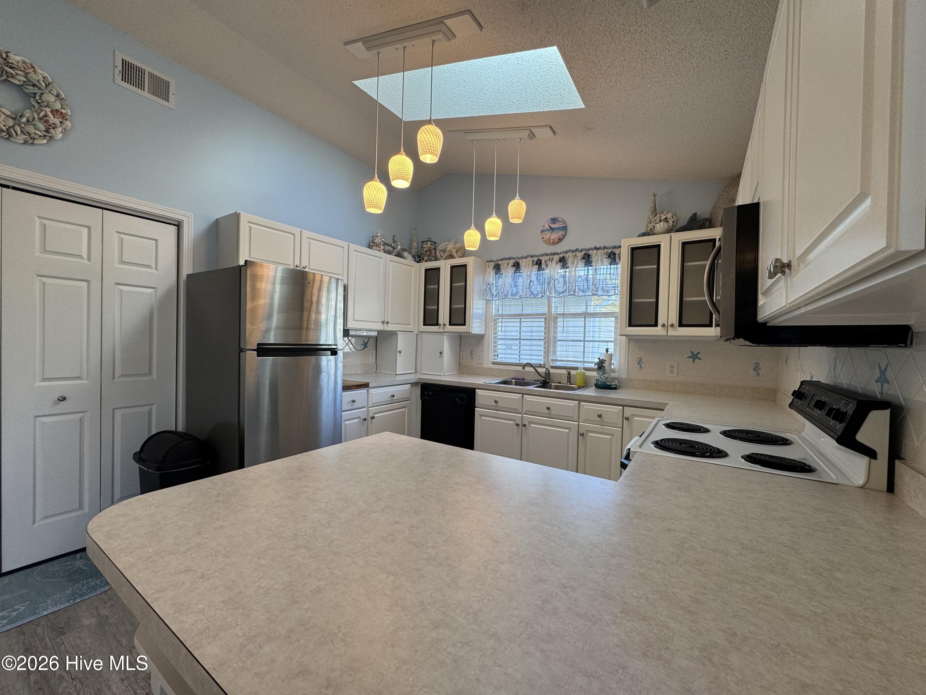 489 Pepper Breeze Avenue Sw Property Photo 10