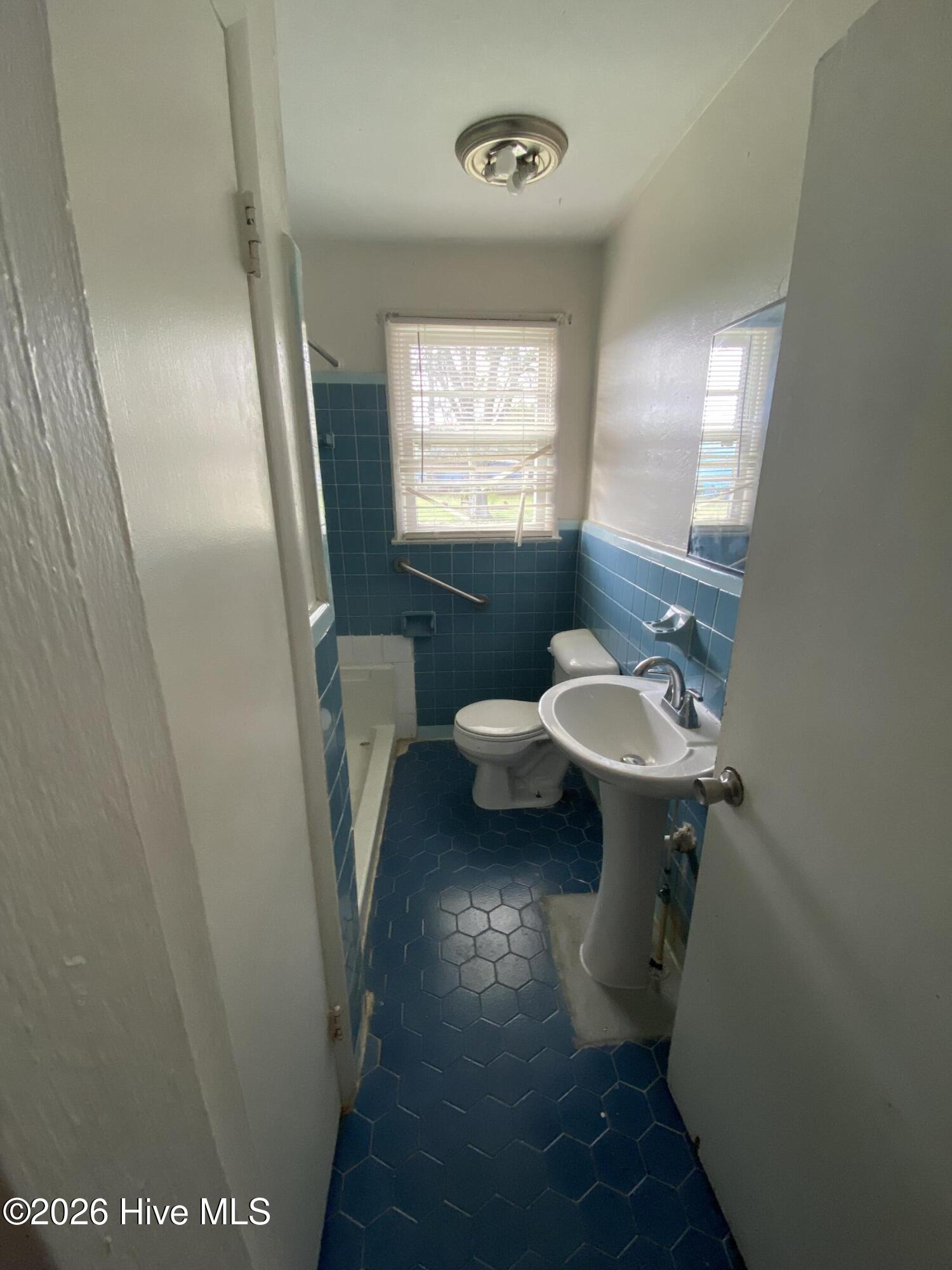 31 Abron Street Property Photo 6