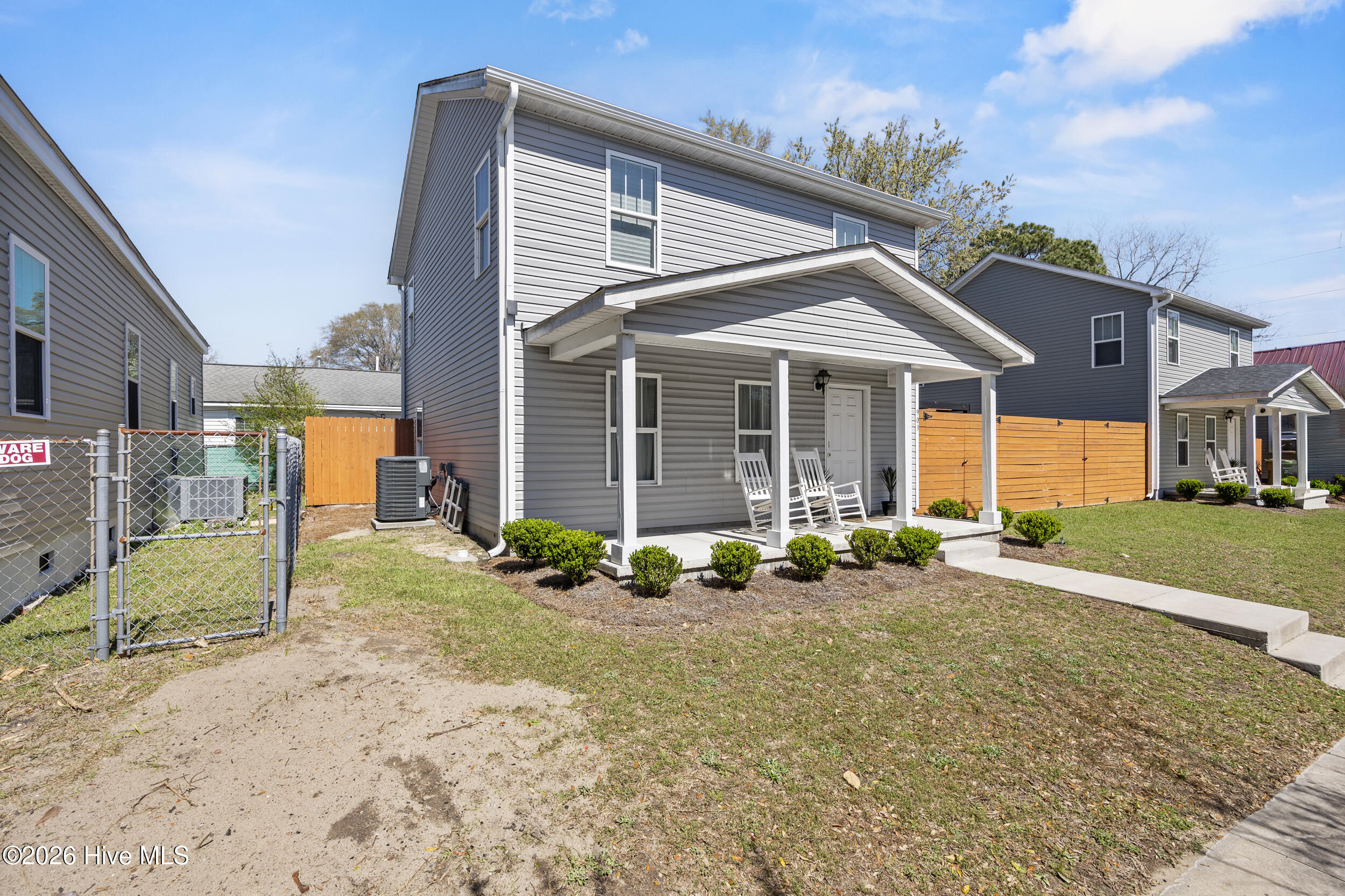 903 Walnut Street Property Photo 4