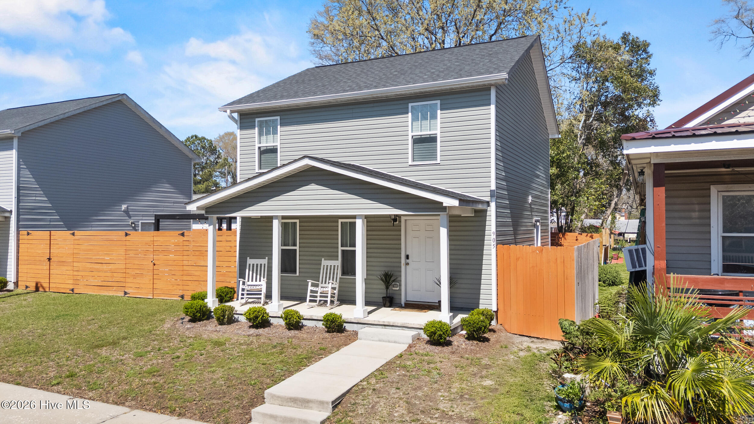 905 Walnut Street Property Photo 4