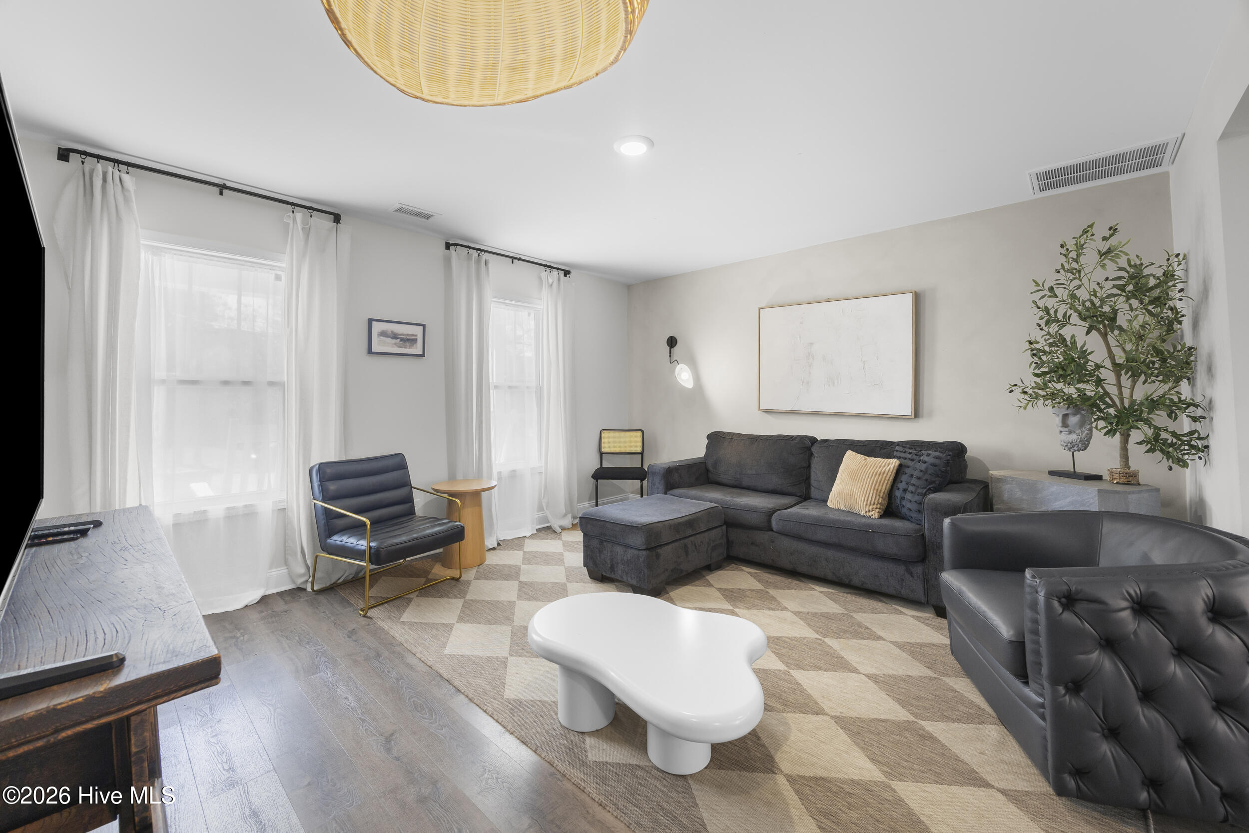 905 Walnut Street Property Photo 10