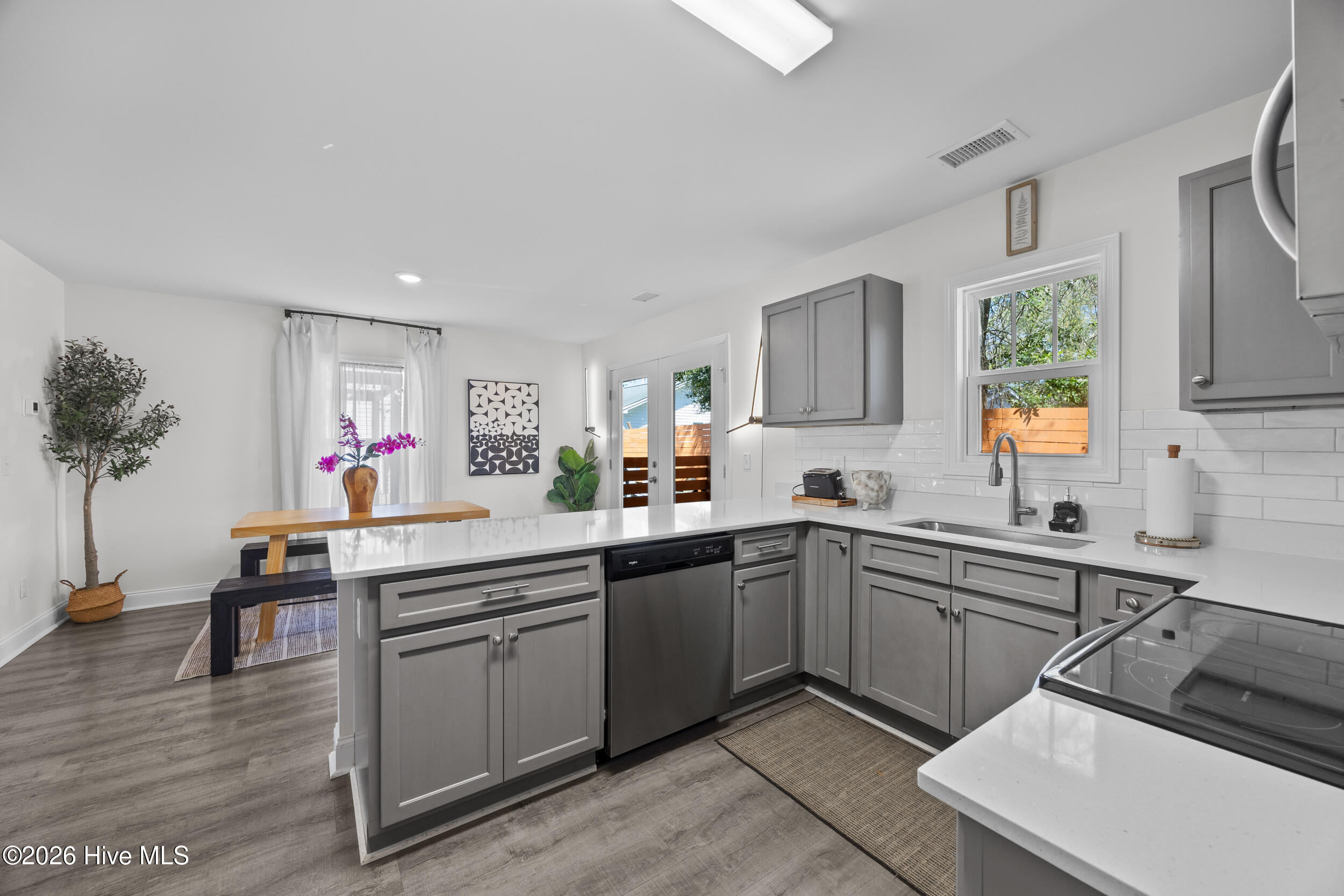 905 Walnut Street Property Photo 15