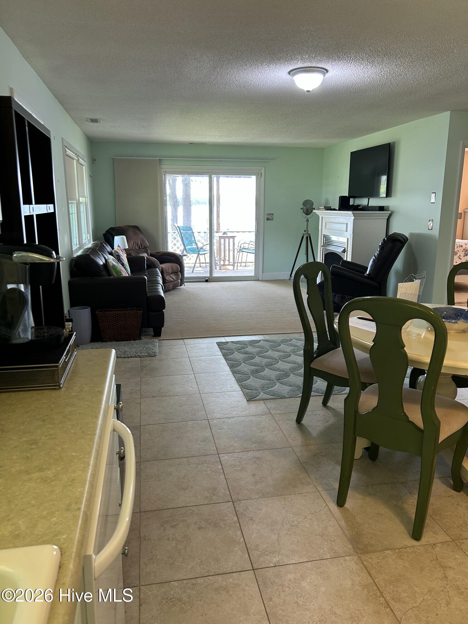 197 S River Drive Property Photo 13