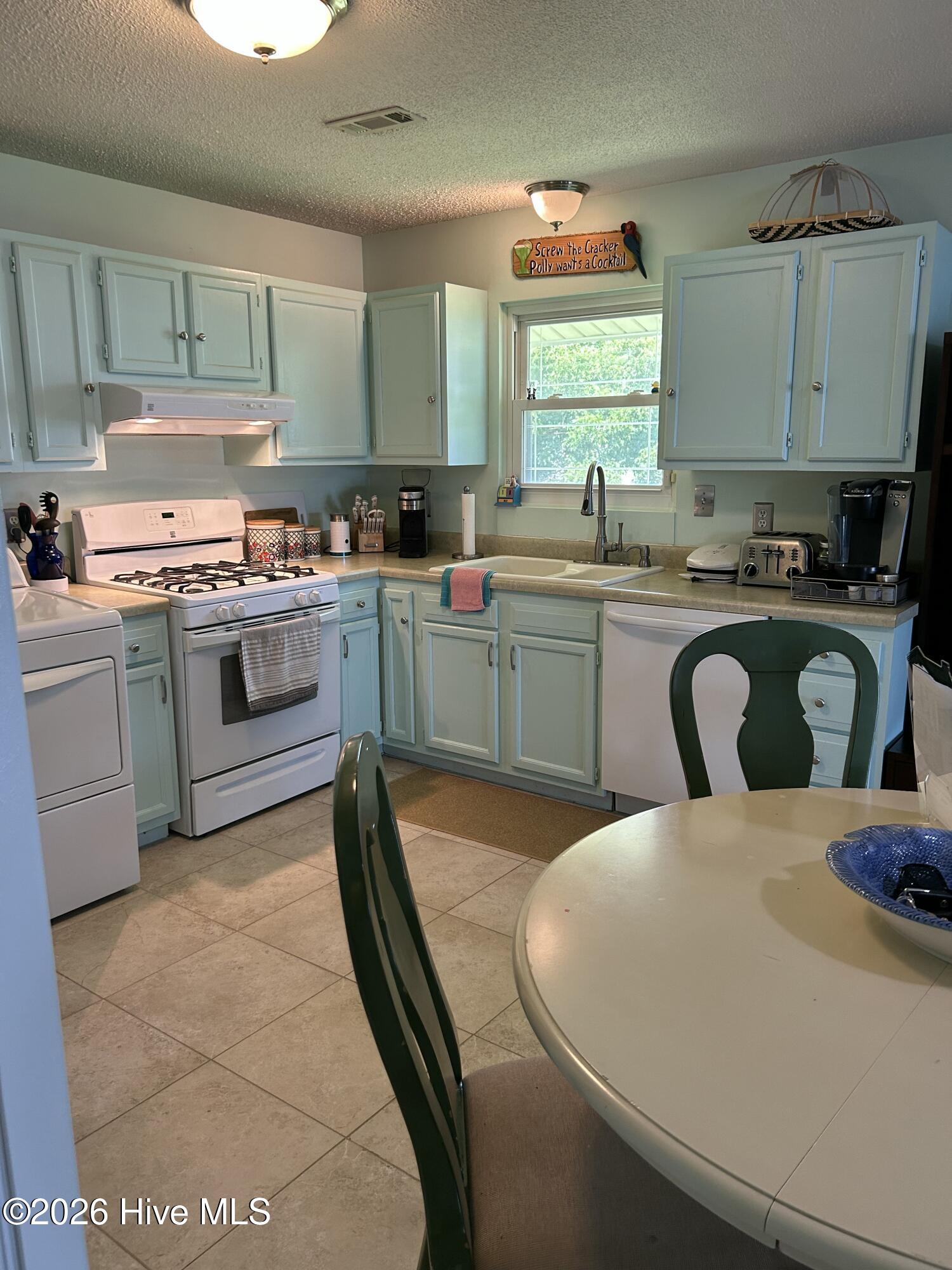 197 S River Drive Property Photo 16