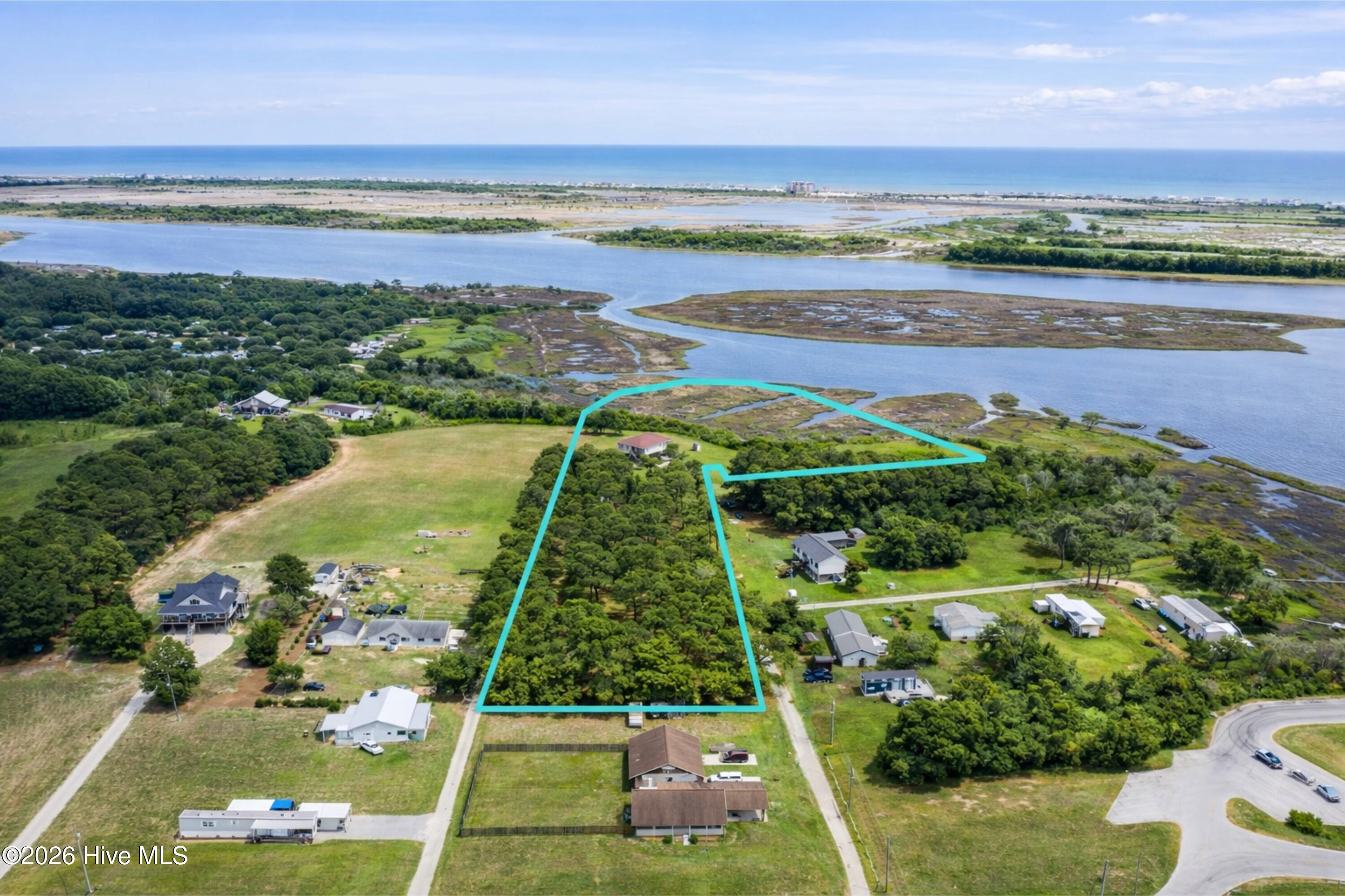 301 Intracoastal Court Property Photo 2