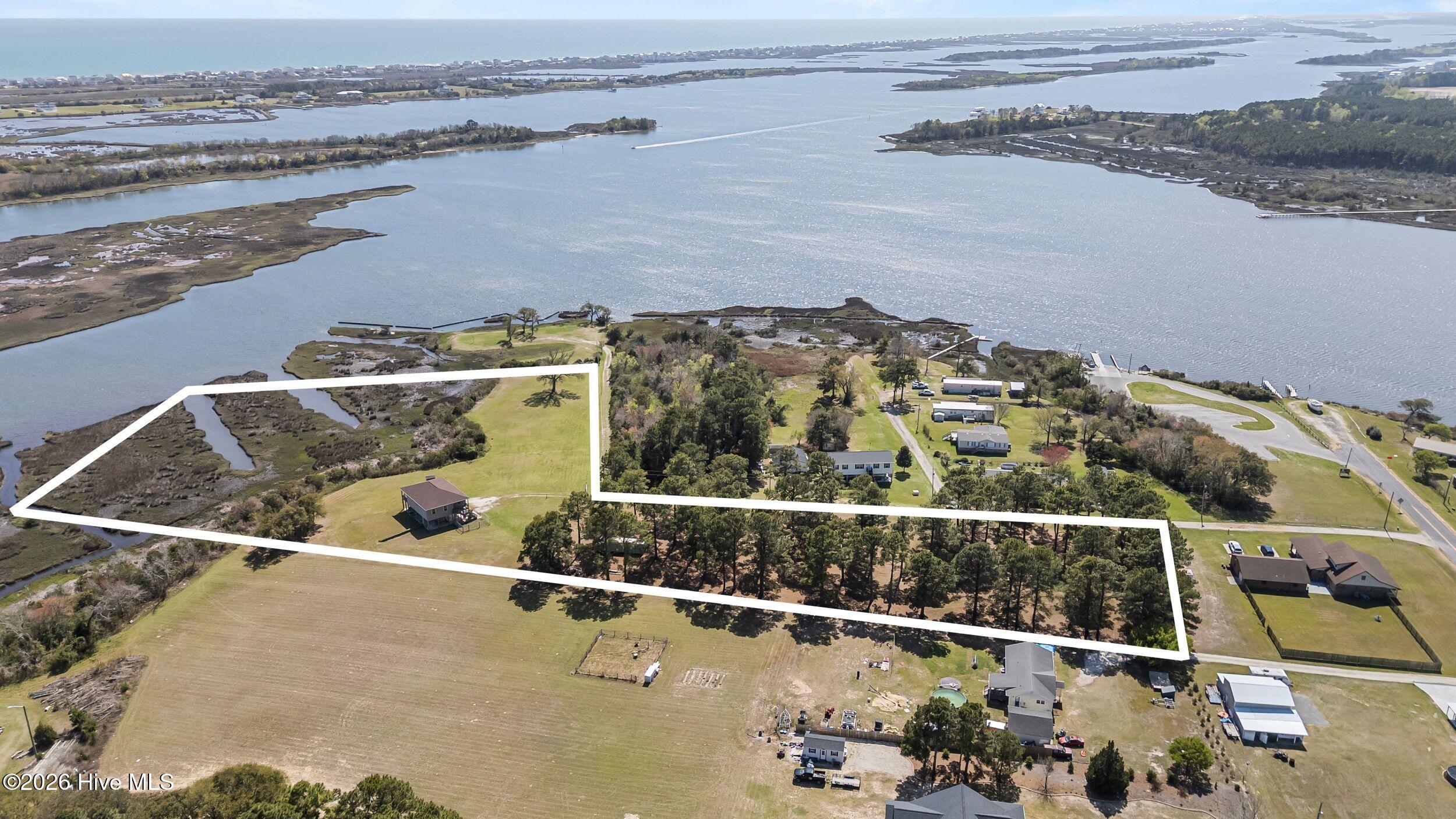 301 Intracoastal Court Property Photo 7