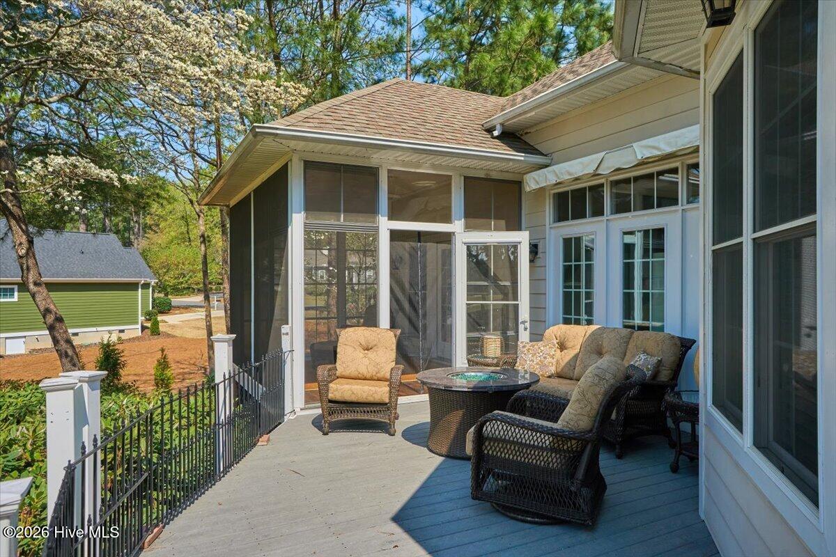 128 Belmont Court Property Photo 34