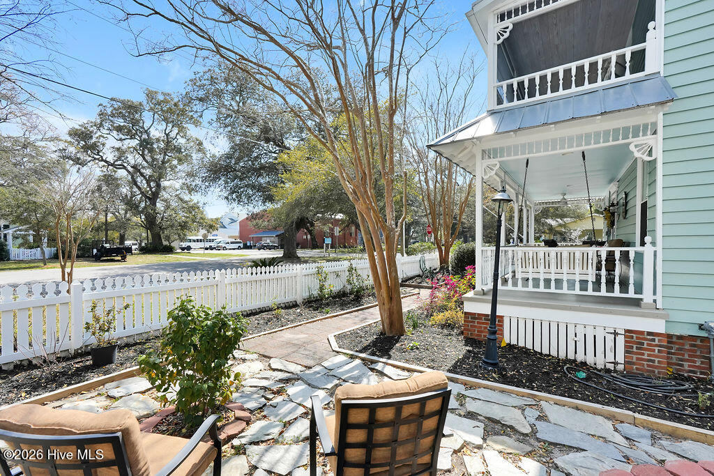 301 E West Street Property Photo 40