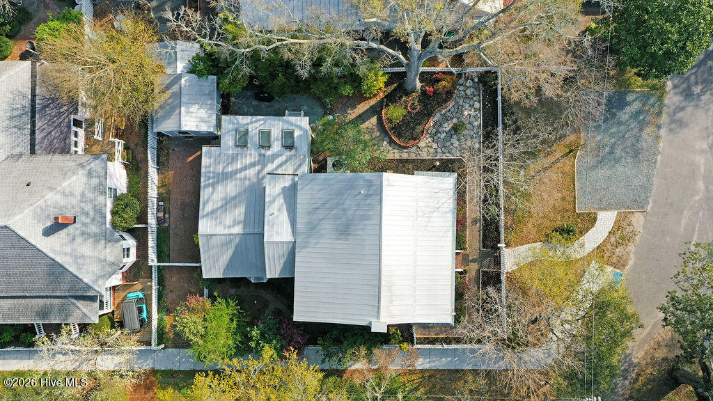 301 E West Street Property Photo 45
