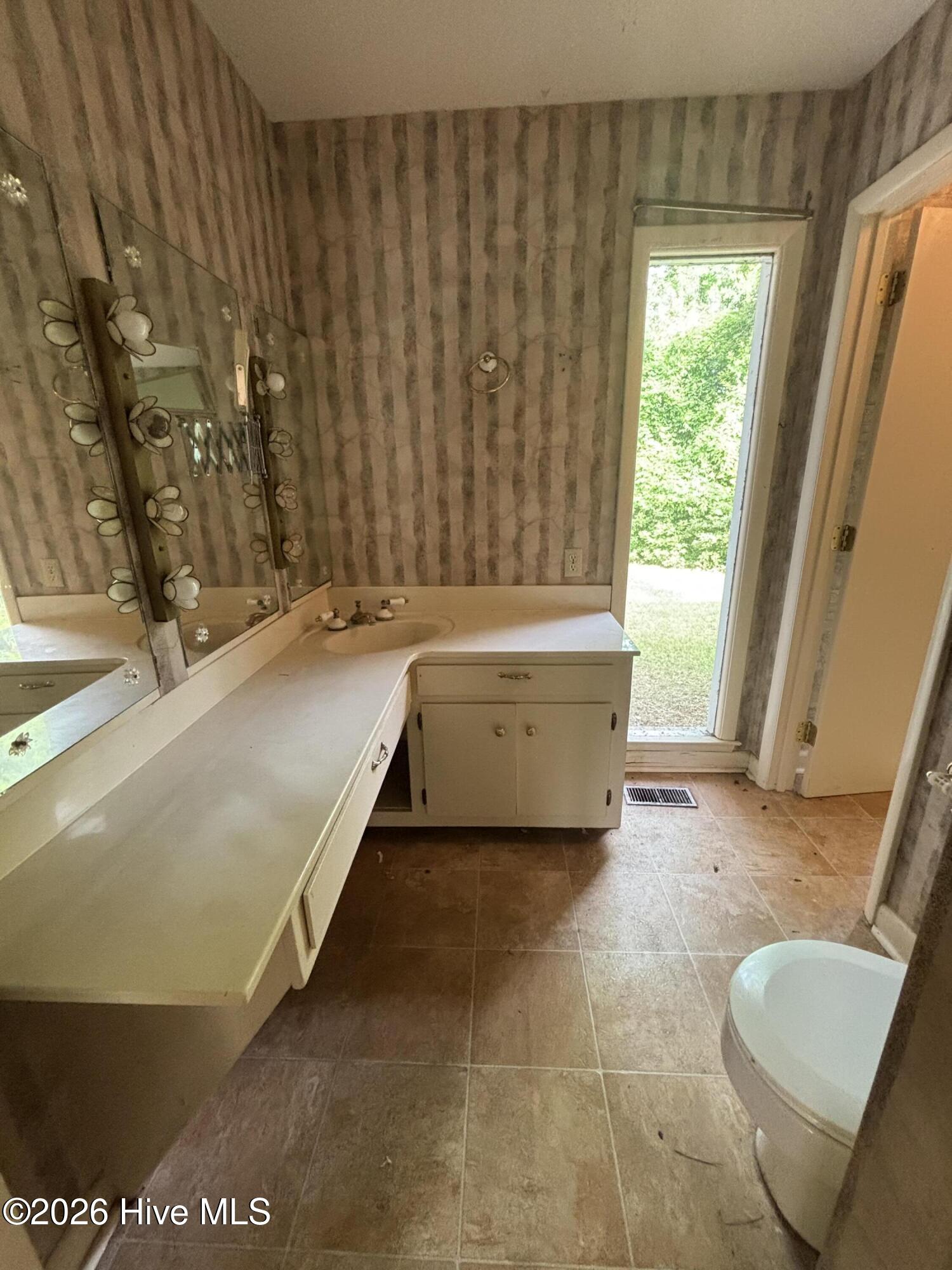 4512 W Fairway Drive Property Photo 9