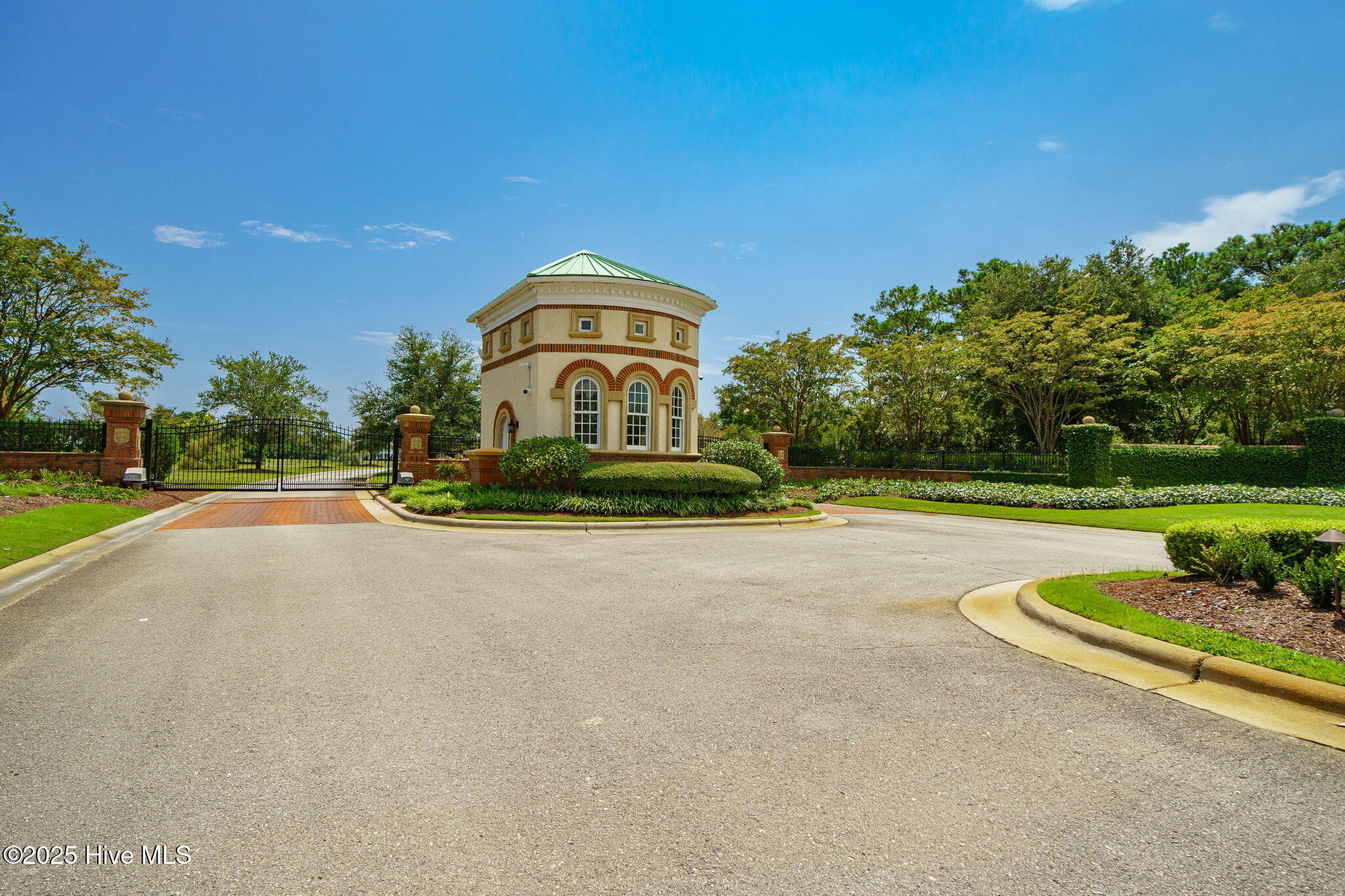 242 Colleton Square Property Photo 18