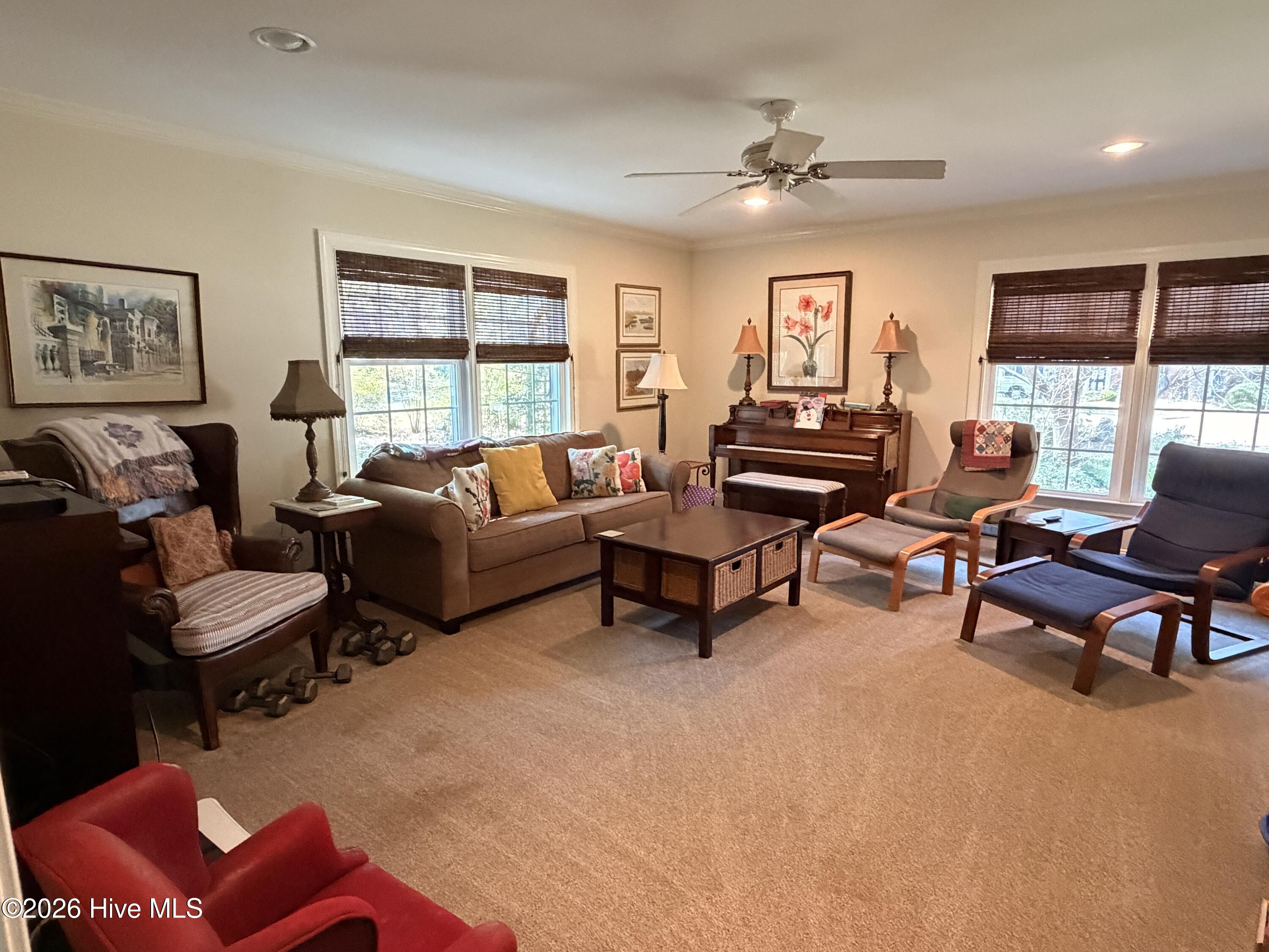 2210 Sulgrave Drive Nw Property Photo 8