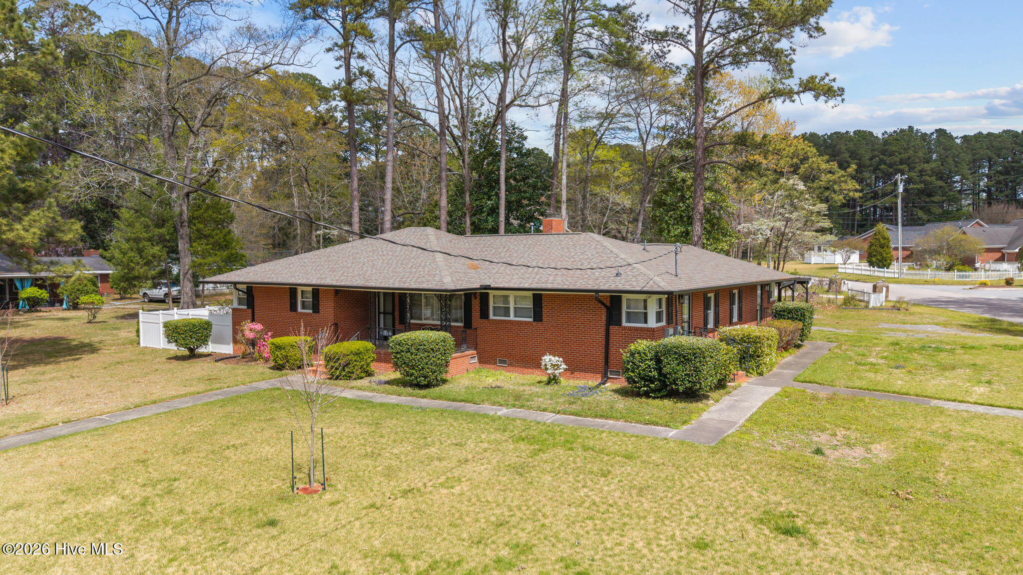 302 Oak Drive Property Photo 4