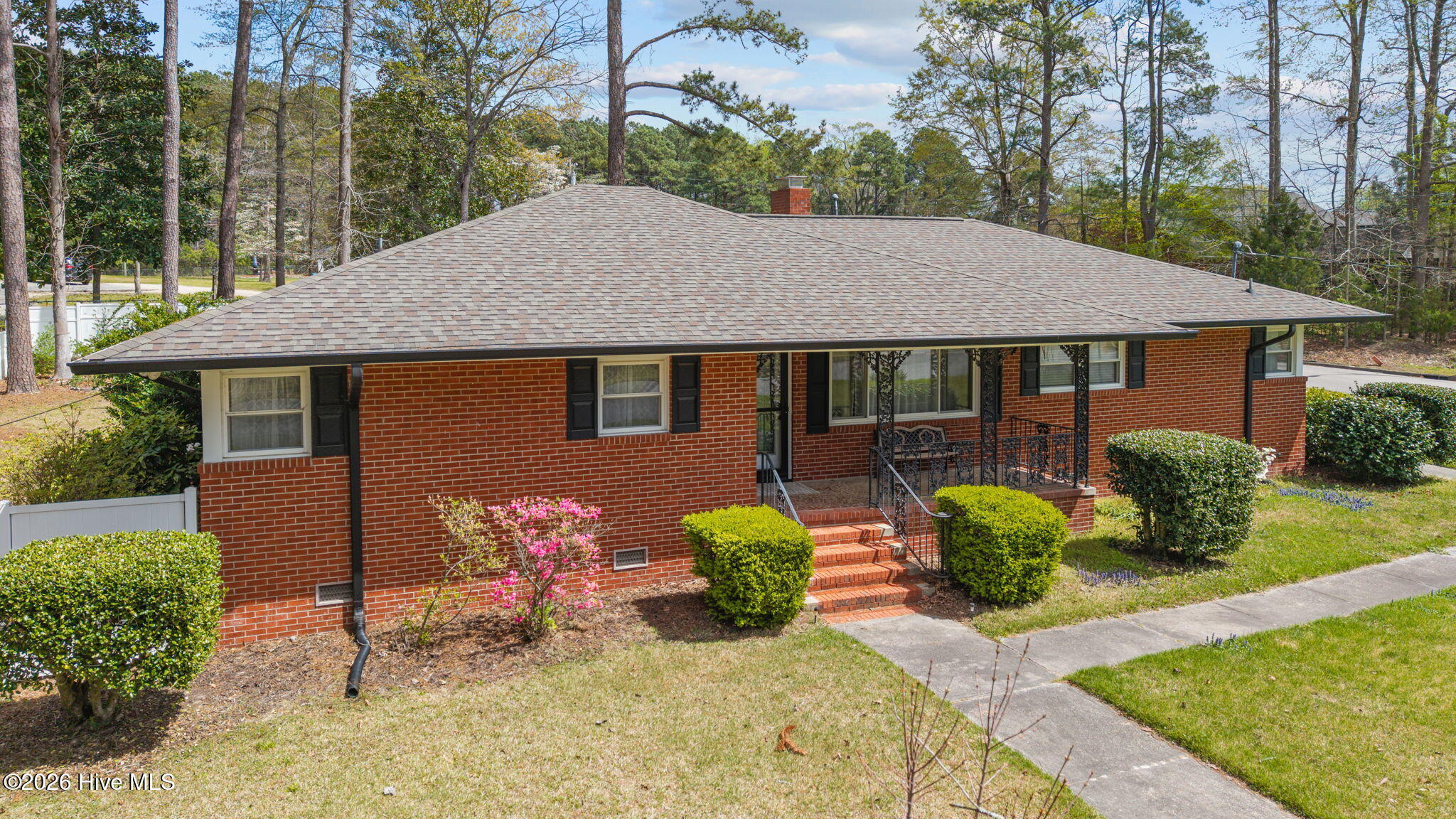 302 Oak Drive Property Photo 5