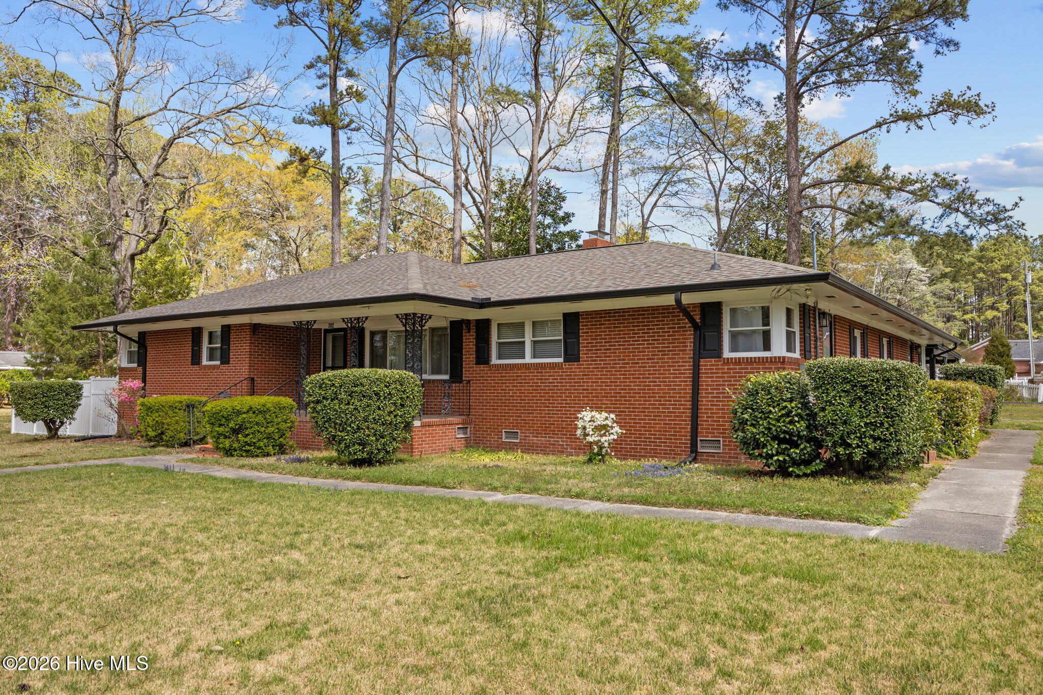 302 Oak Drive Property Photo 6
