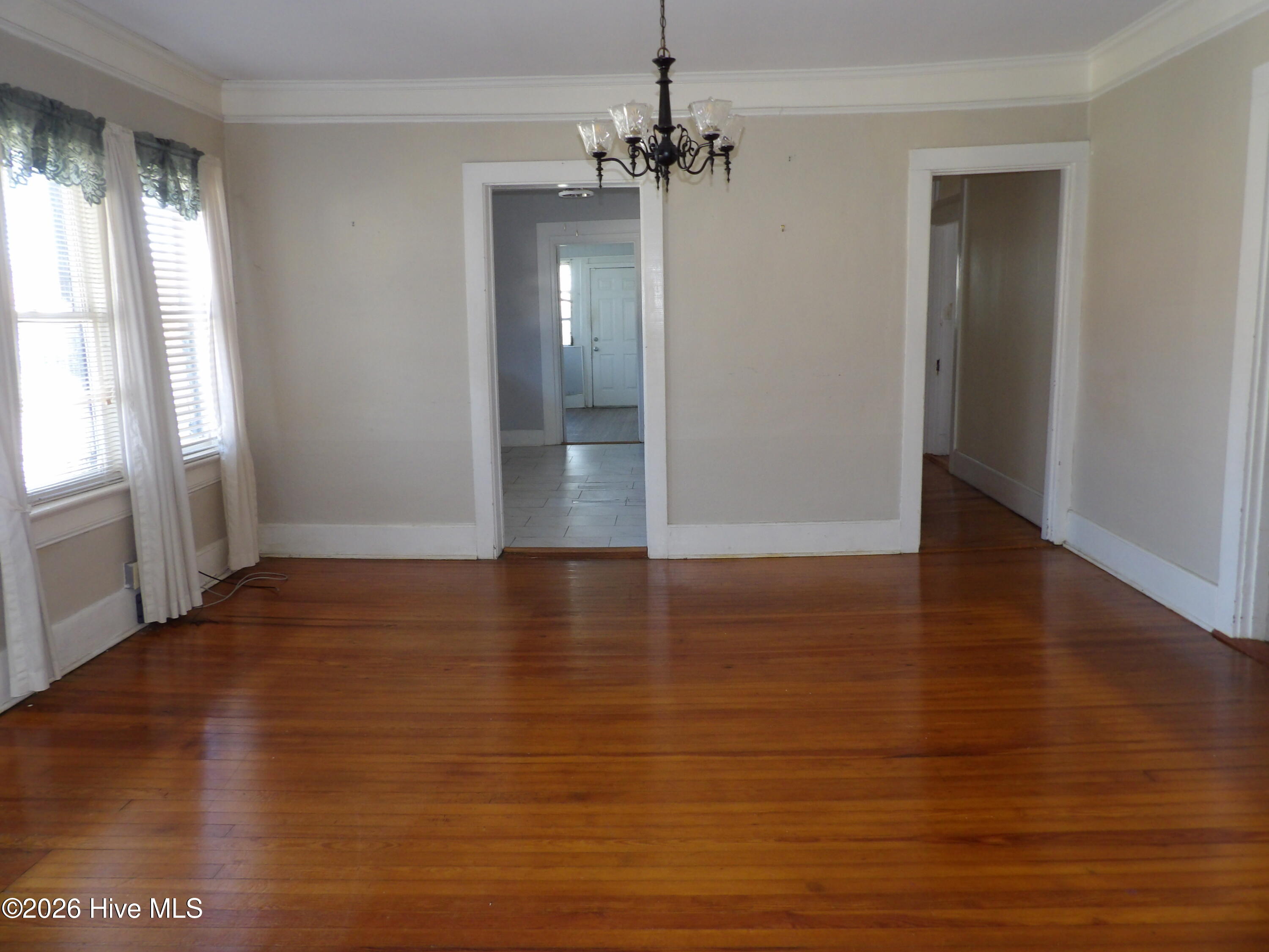 201 E Thompson Avenue Property Photo 3