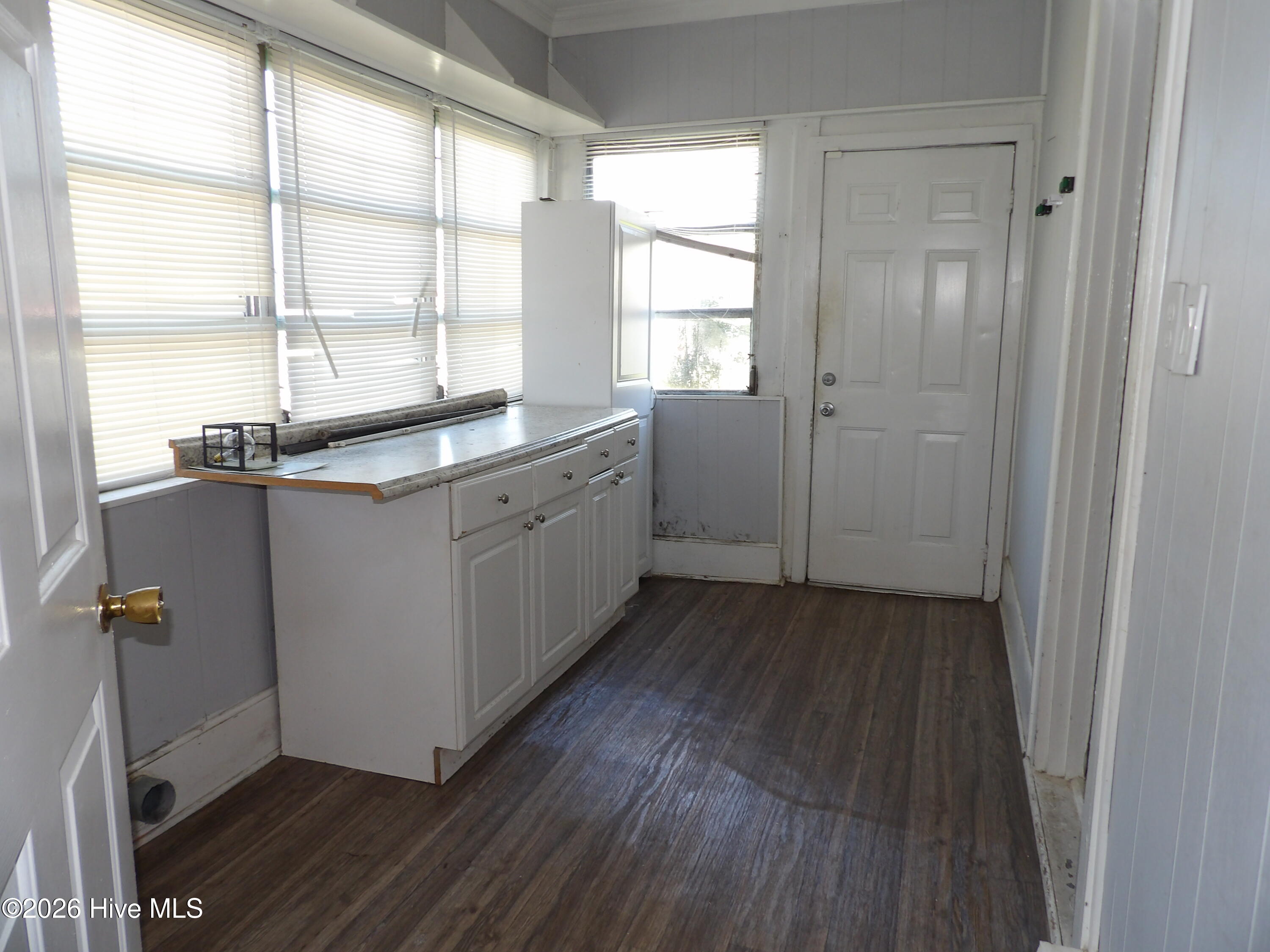 201 E Thompson Avenue Property Photo 15