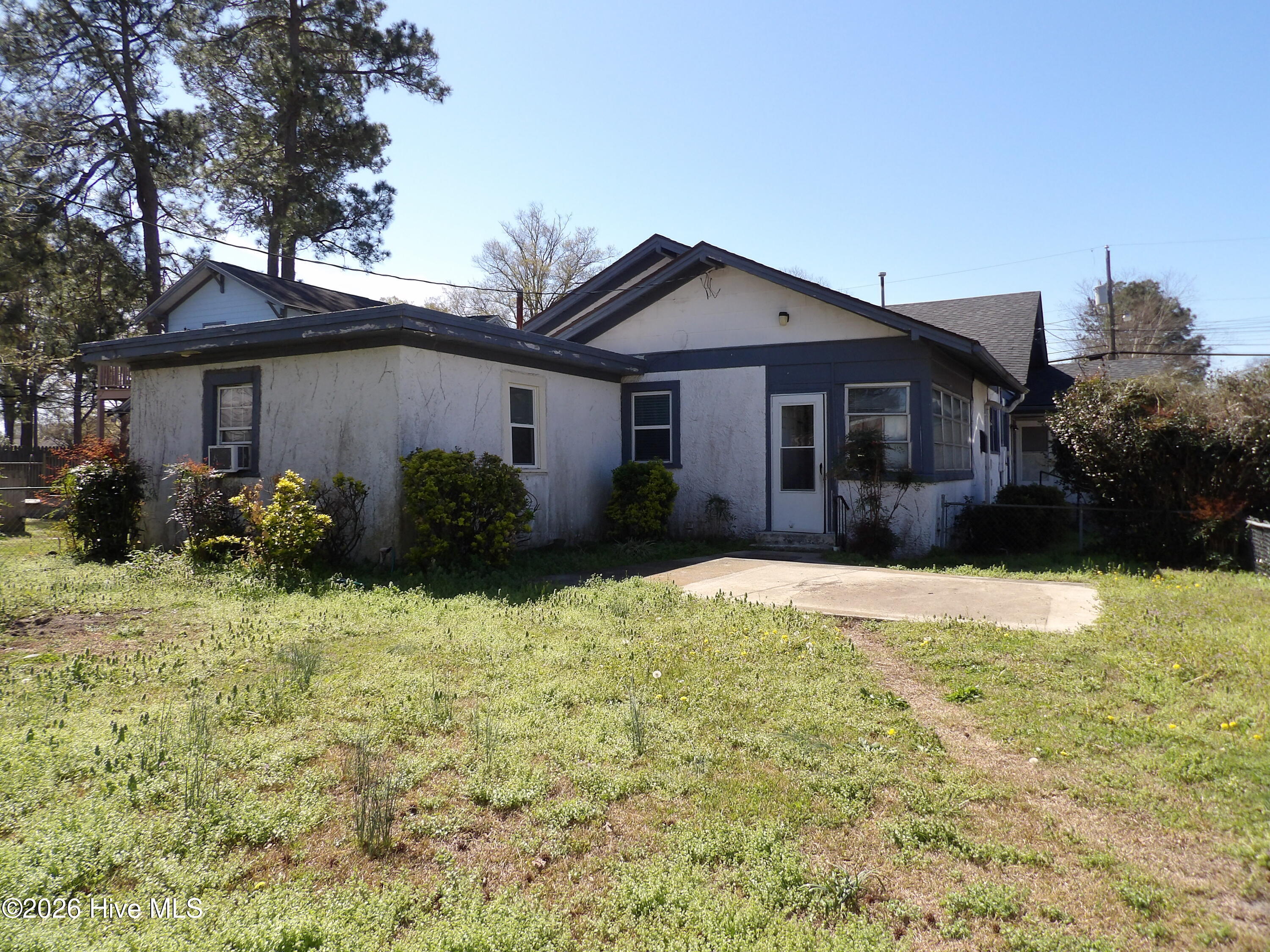 201 E Thompson Avenue Property Photo 18