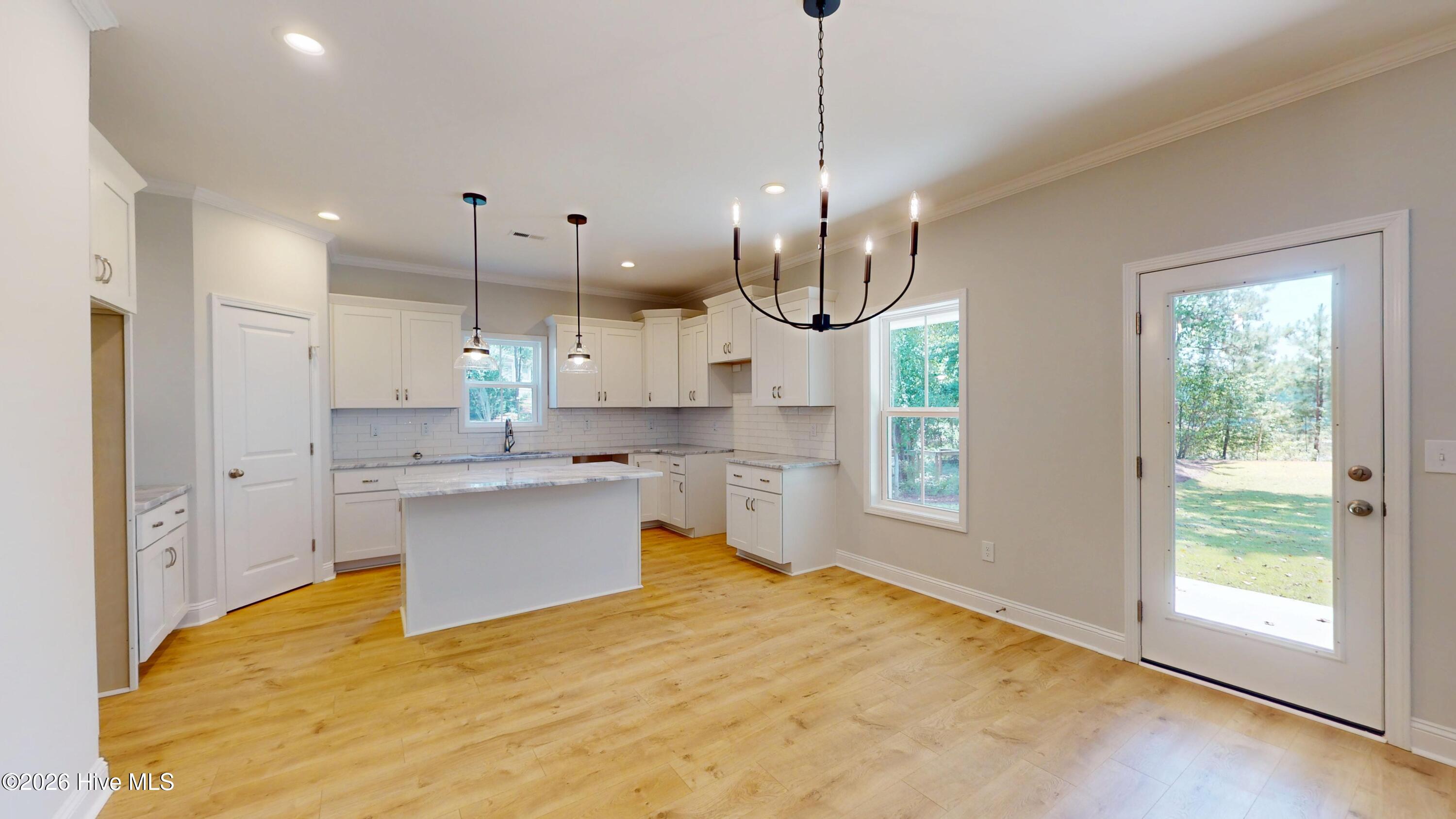 165 Devonshire Avenue W Property Photo 5