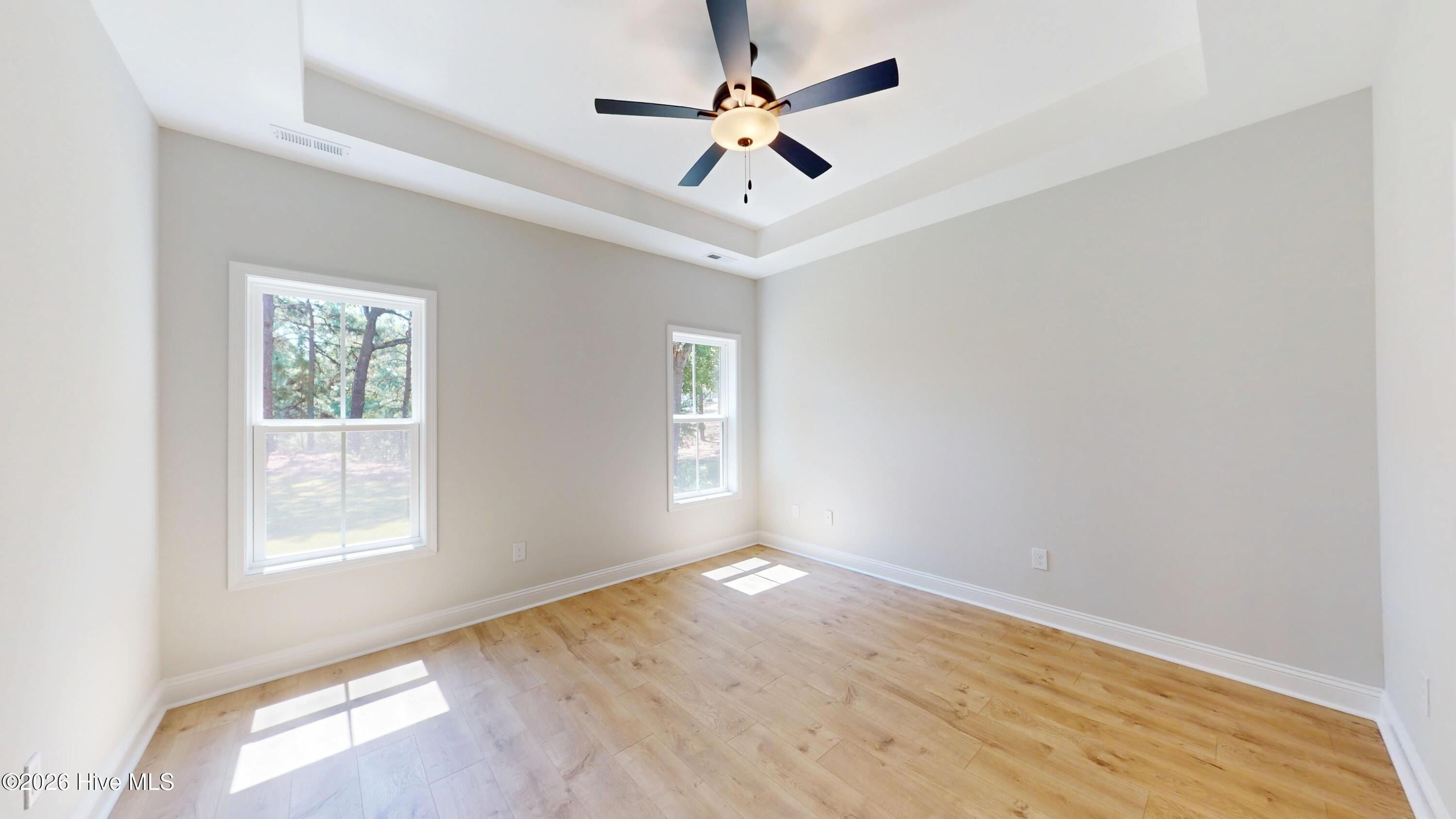 165 Devonshire Avenue W Property Photo 8