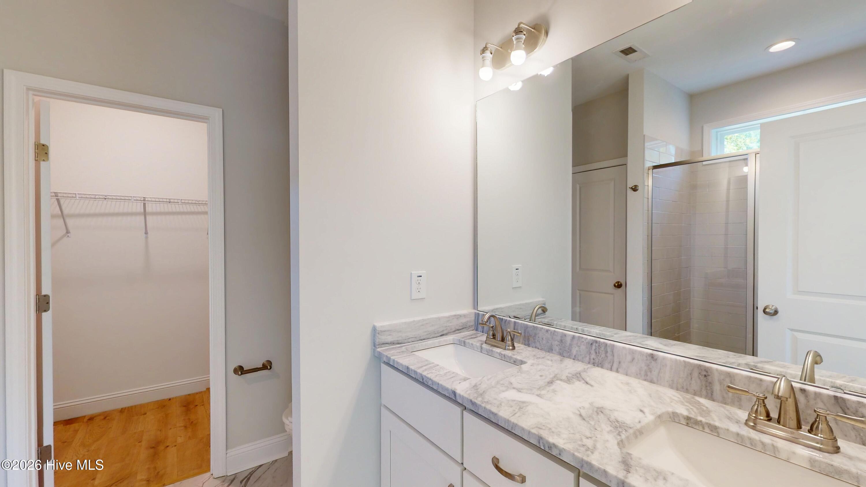 165 Devonshire Avenue W Property Photo 10