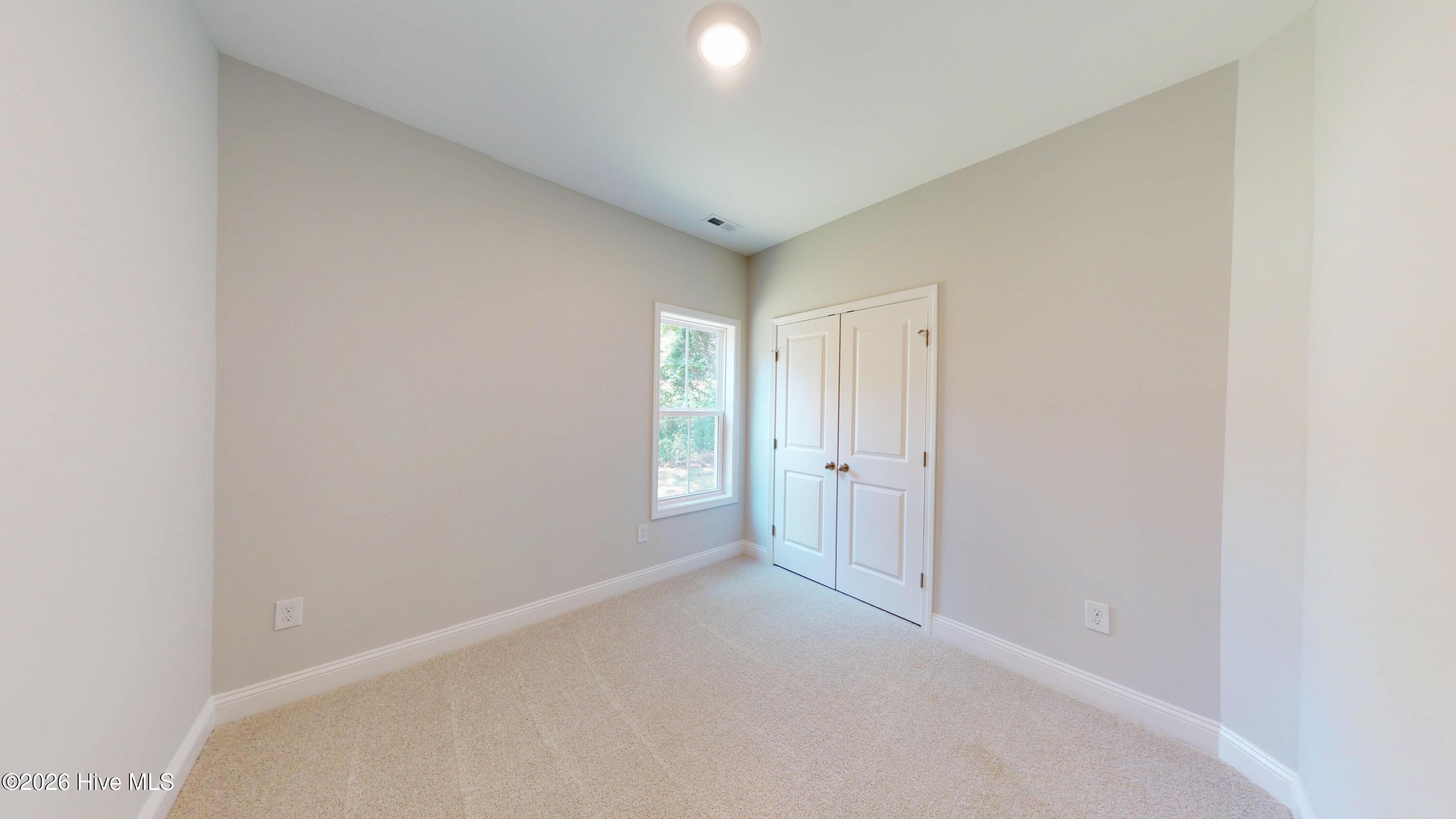165 Devonshire Avenue W Property Photo 14