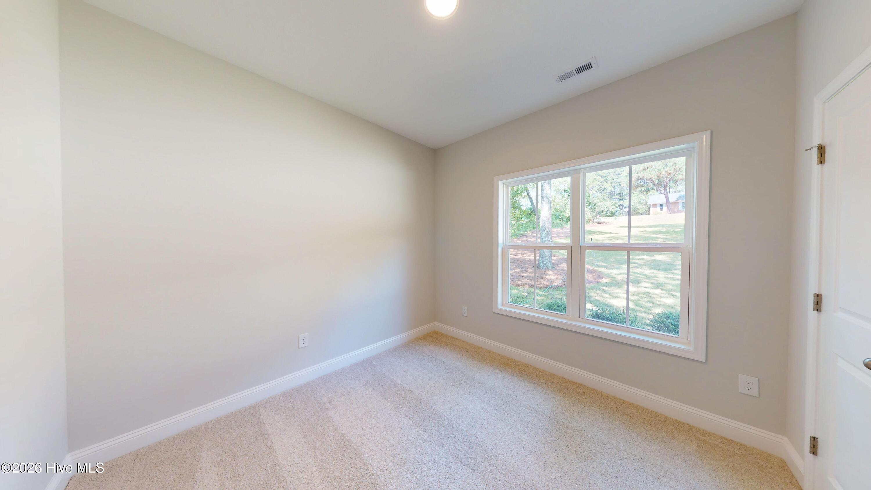 165 Devonshire Avenue W Property Photo 15