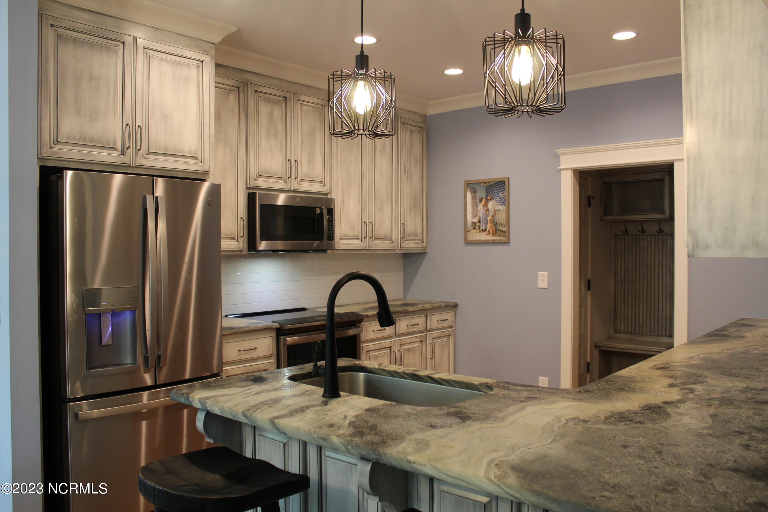 882 Live Oak Lane Property Photo 3