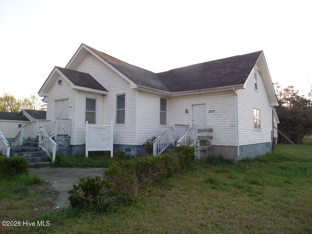 201 Ellington Street Property Photo 1